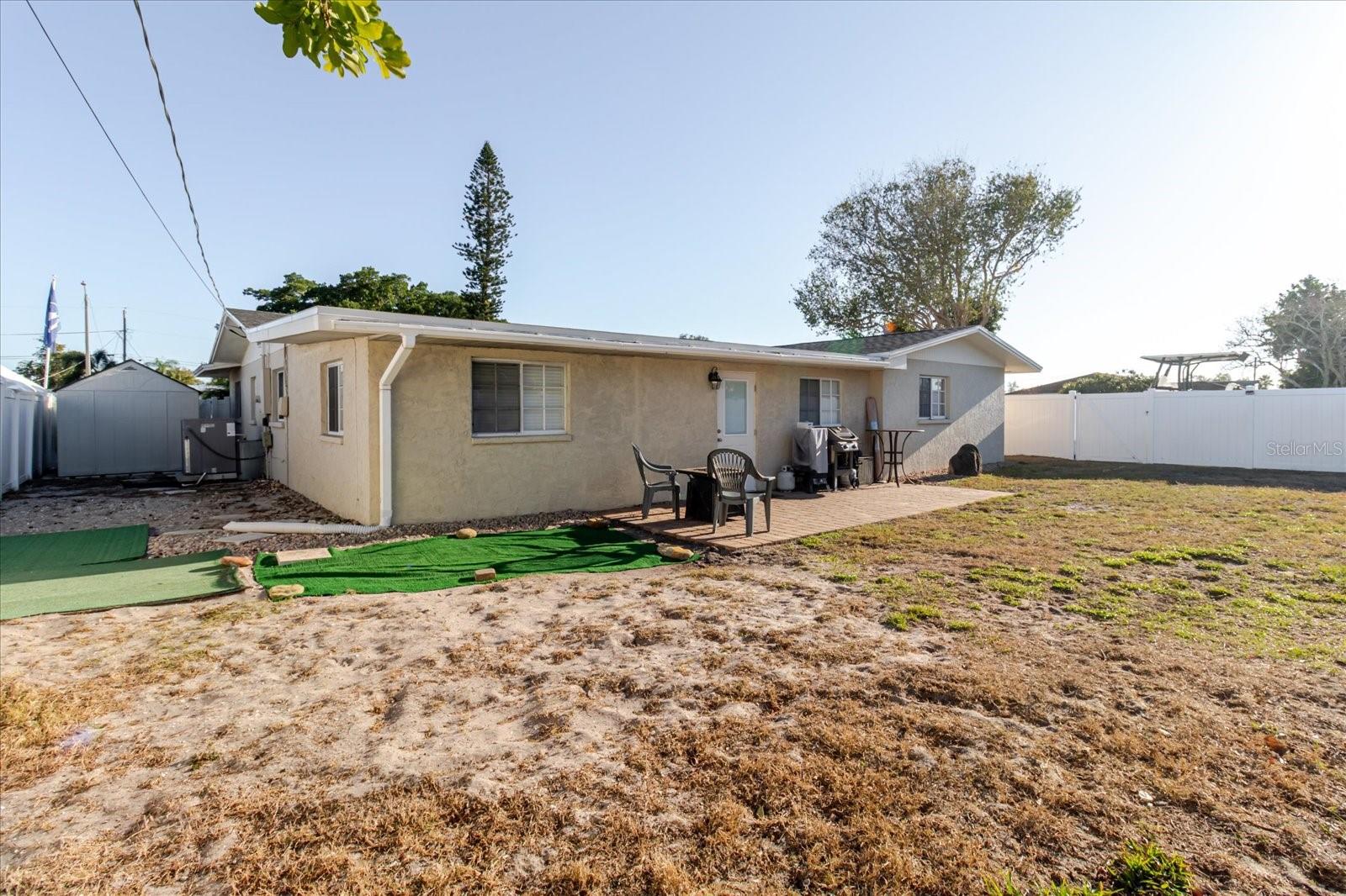 Image 32 of 35 For 3408 Oxford Drive W