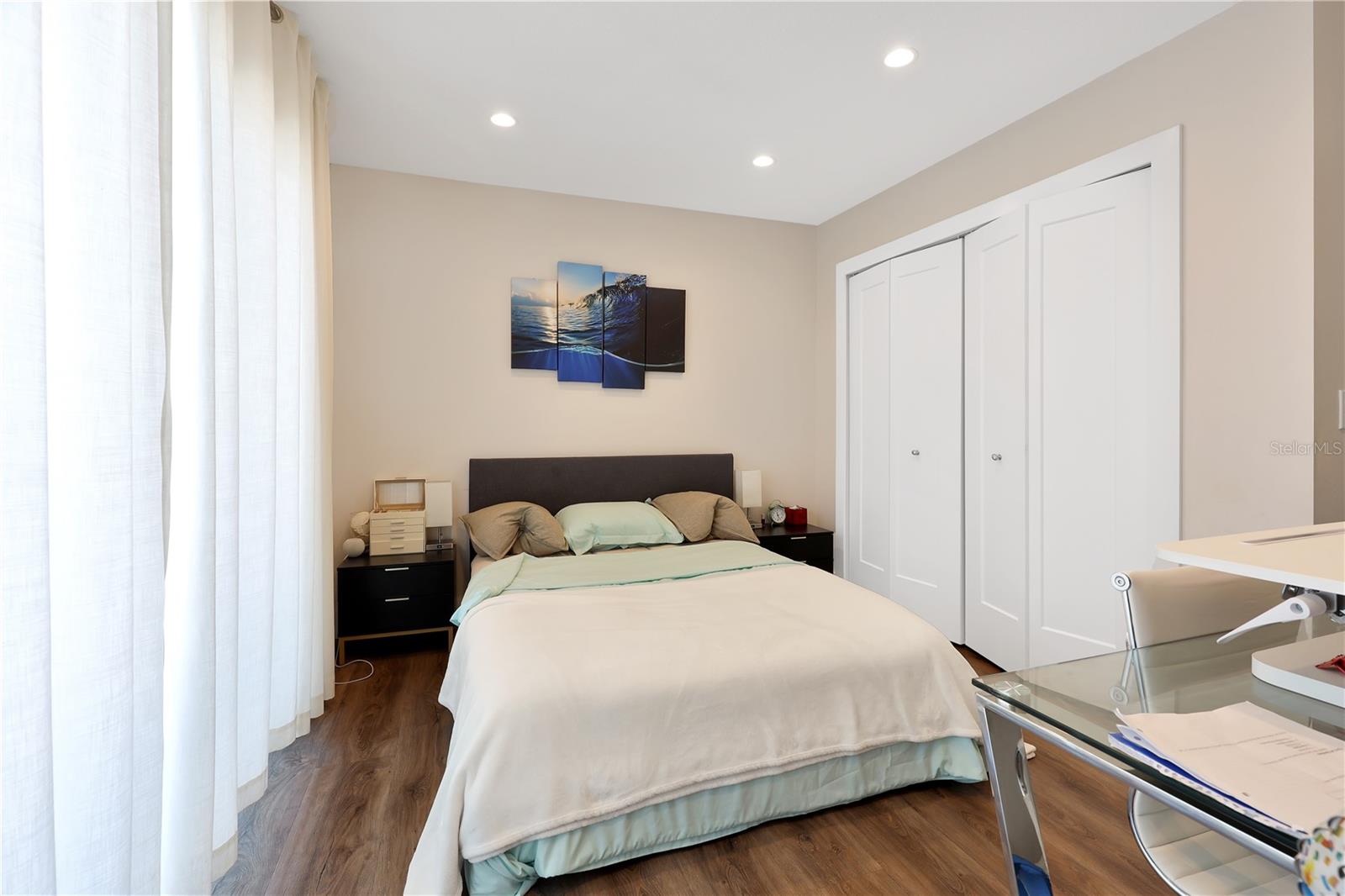 Image 11 of 23 For 2054 Roselawn Street