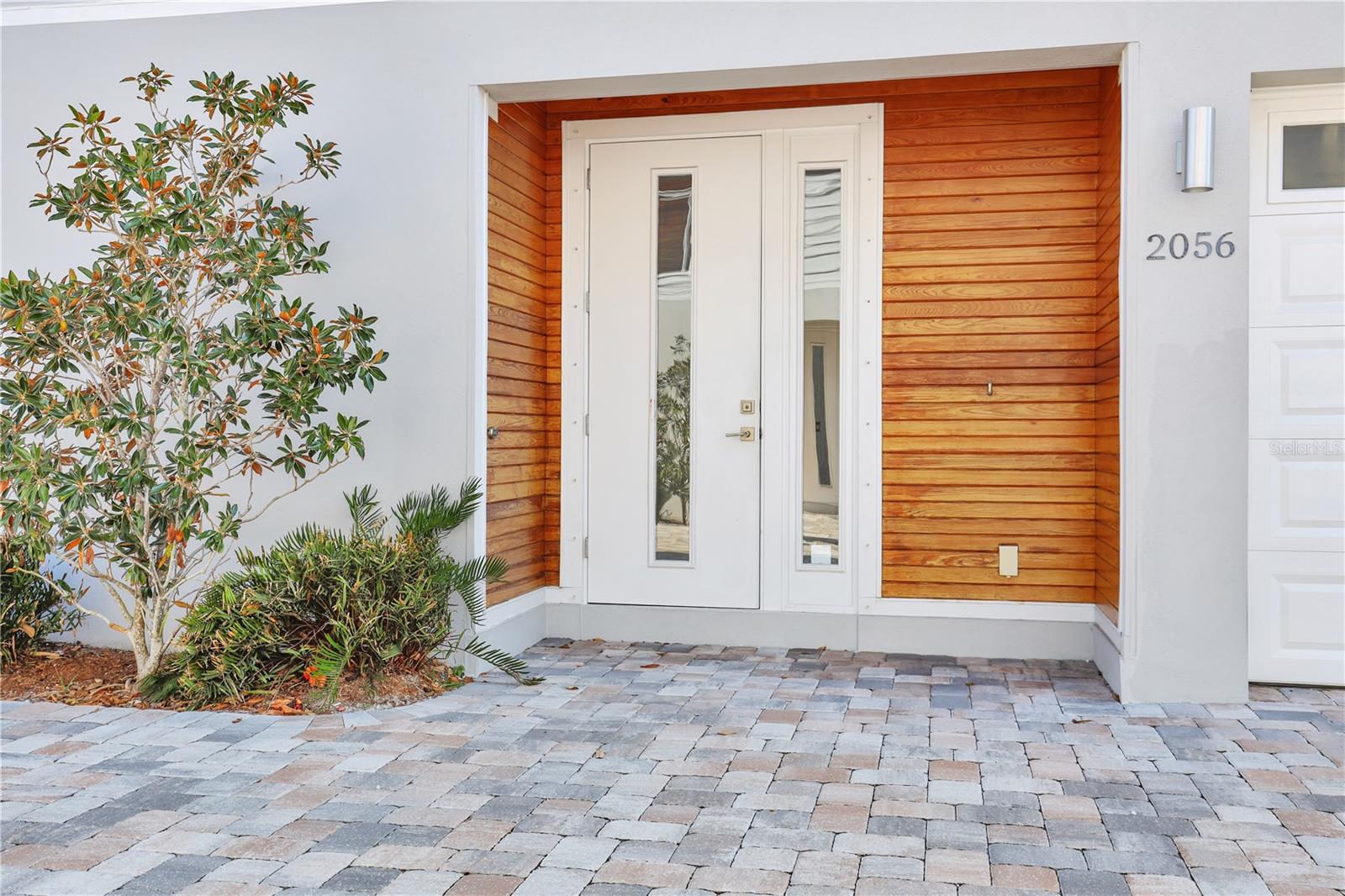 Image 2 of 23 For 2054 Roselawn Street