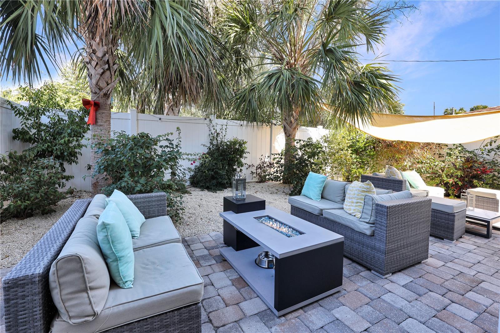 Image 6 of 23 For 2054 Roselawn Street