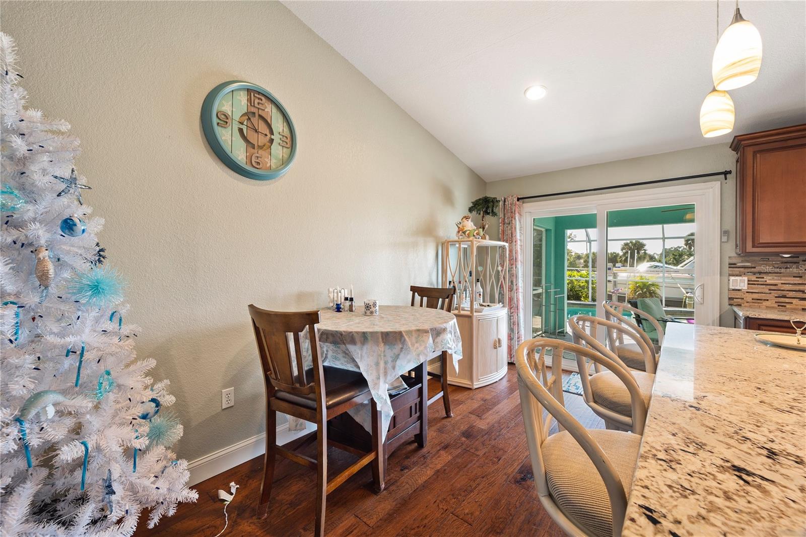 Image 14 of 27 For 12371 Minot Avenue