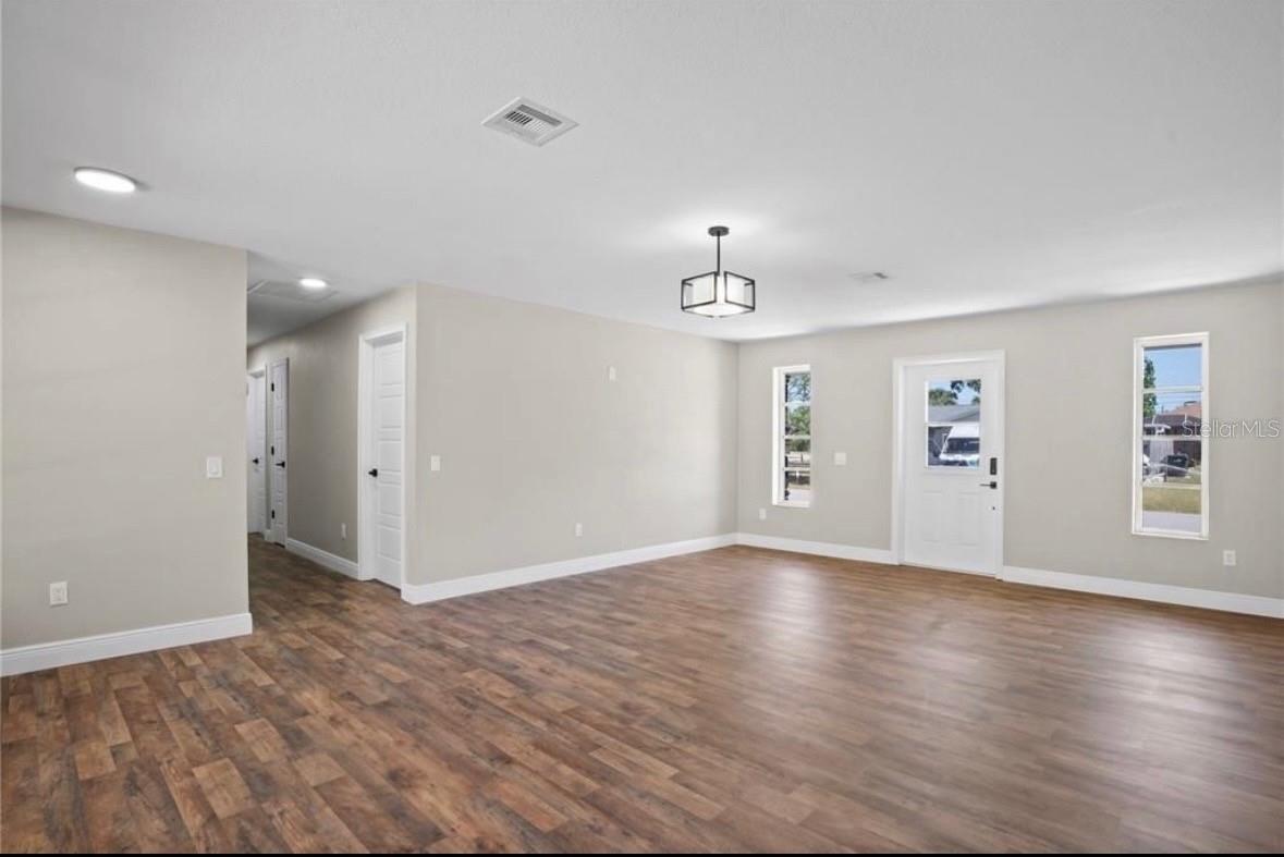 Image 4 of 16 For 2981 Crane Avenue