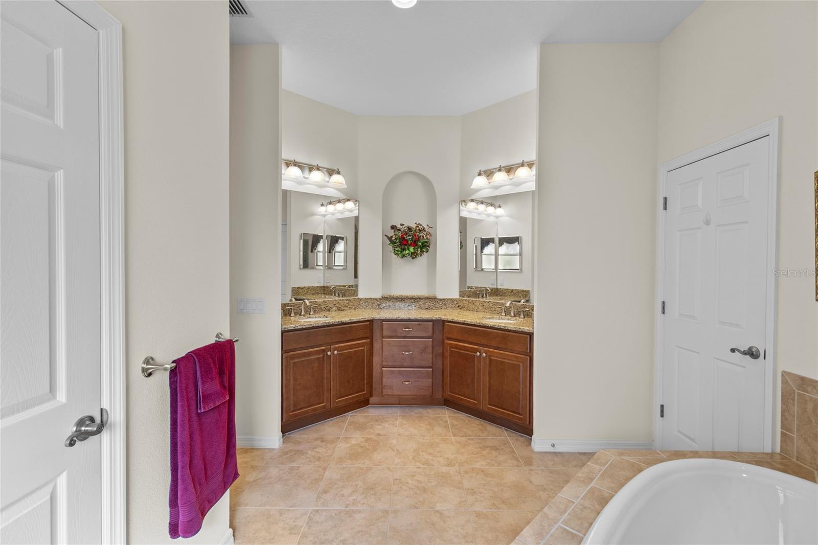 Image 25 of 66 For 576 Mast Drive