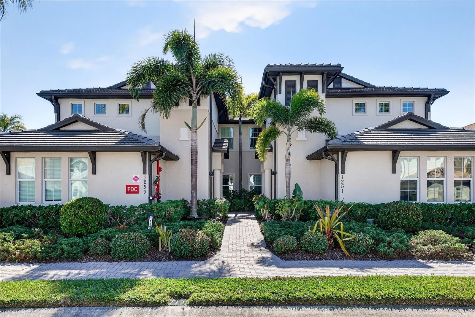 Image 2 of 89 For 1251 Riverscape Street