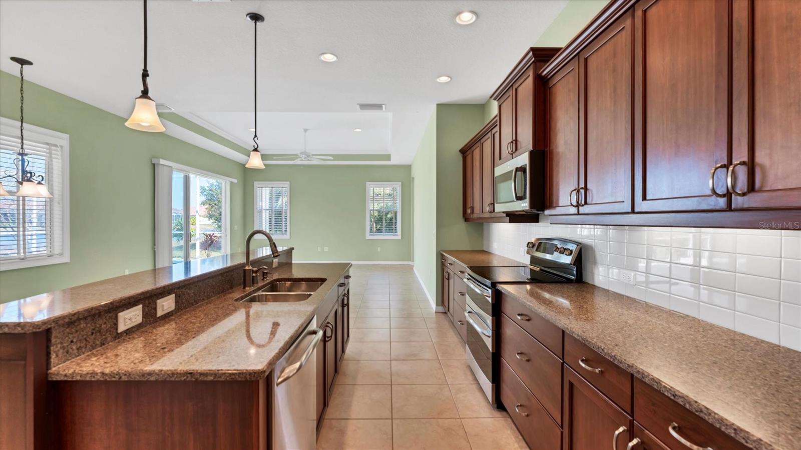 Image 11 of 42 For 6207 46th Court E