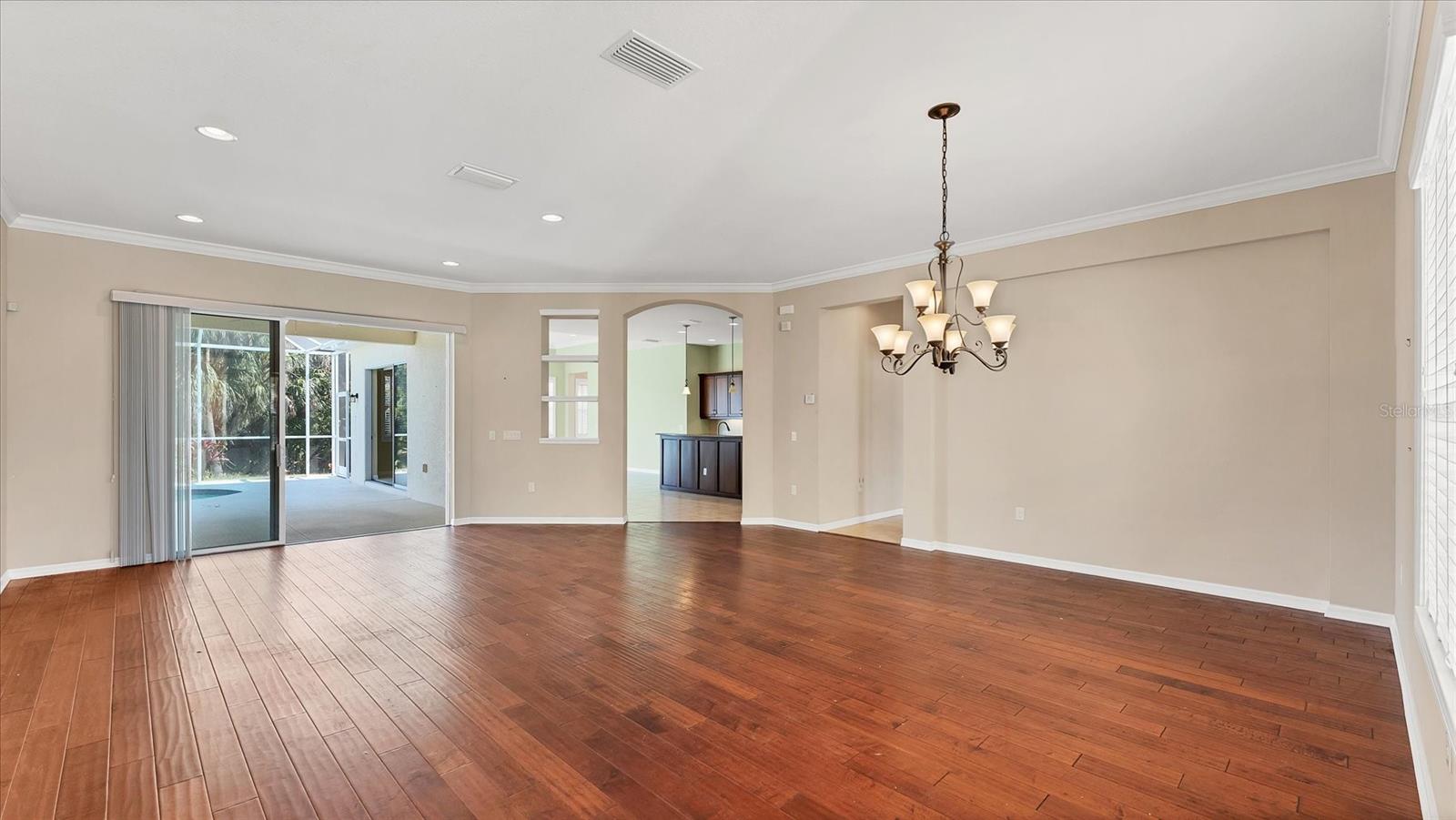 Image 14 of 42 For 6207 46th Court E