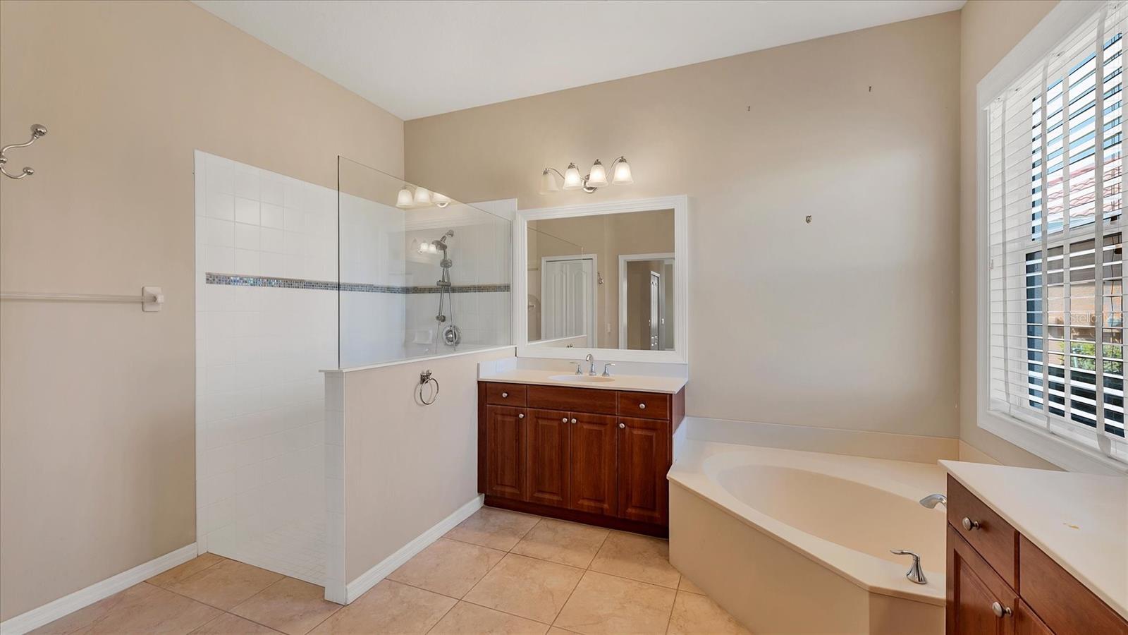 Image 17 of 42 For 6207 46th Court E