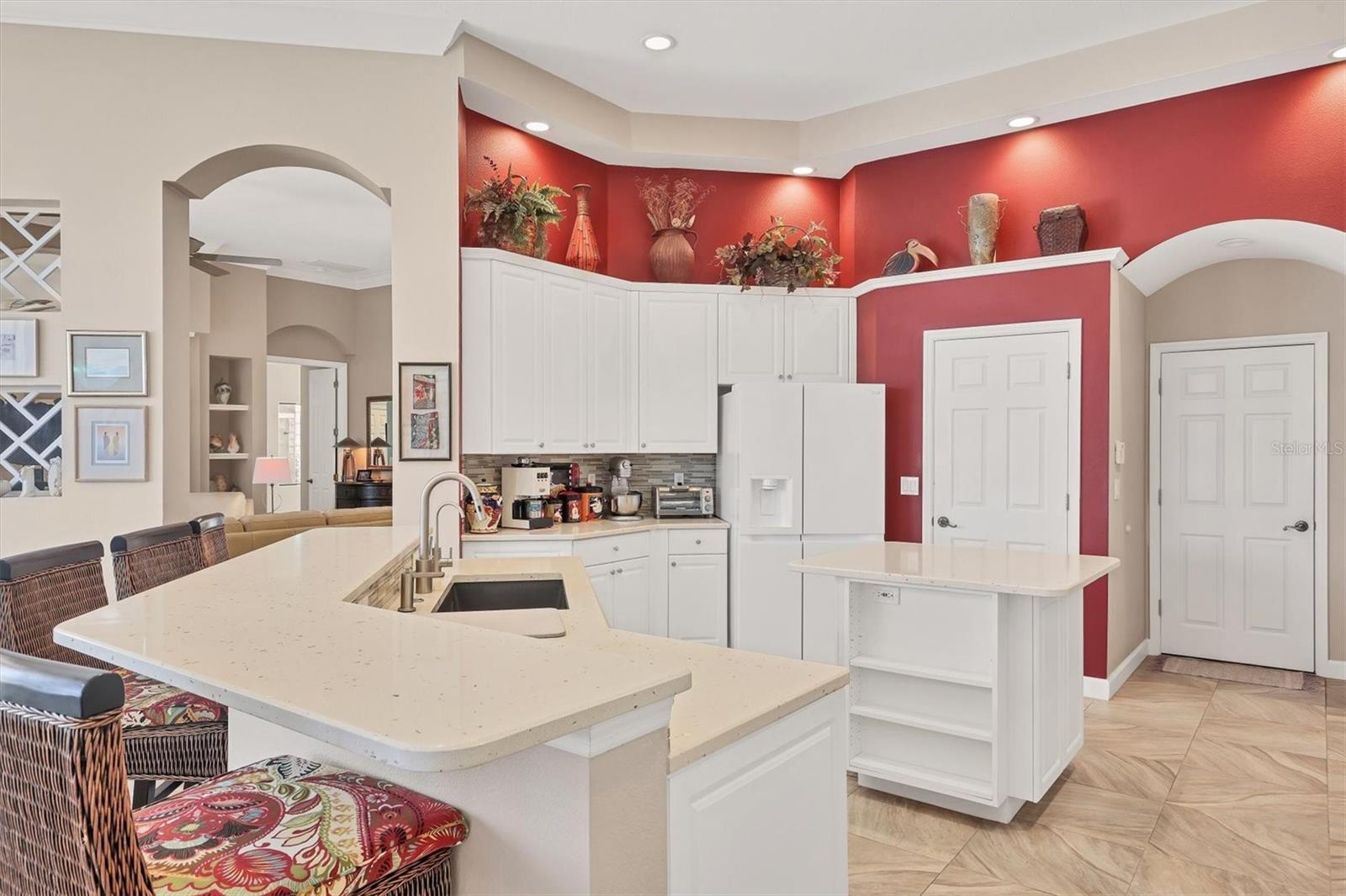 Image 12 of 57 For 8172 Collingwood Court