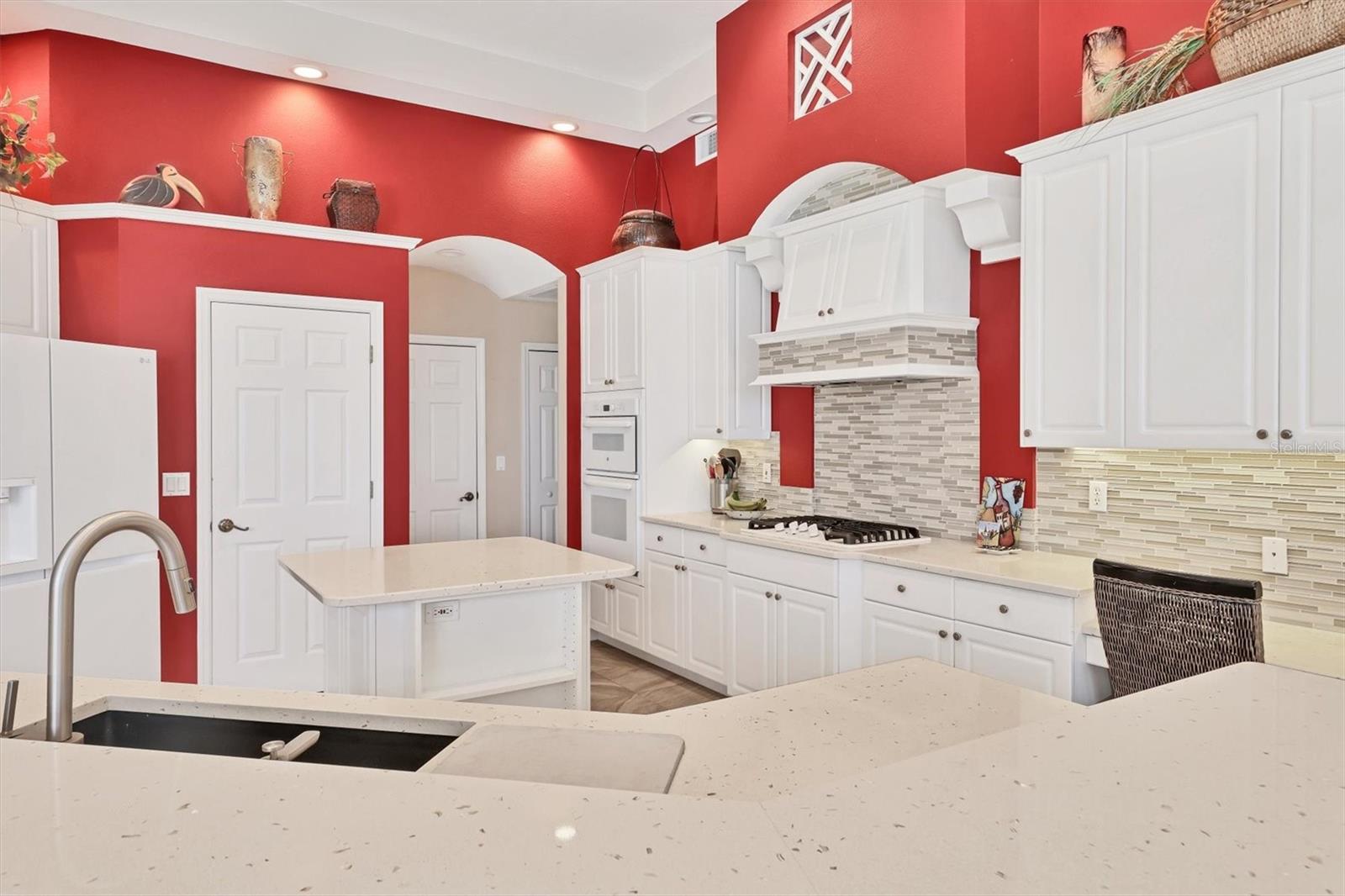 Image 13 of 57 For 8172 Collingwood Court