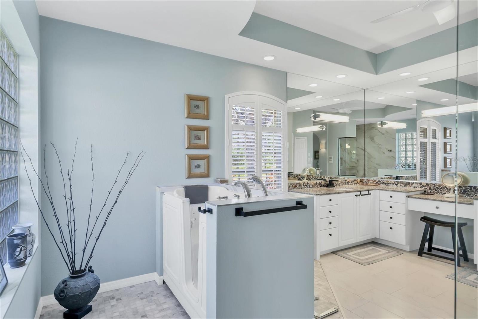 Image 25 of 57 For 8172 Collingwood Court