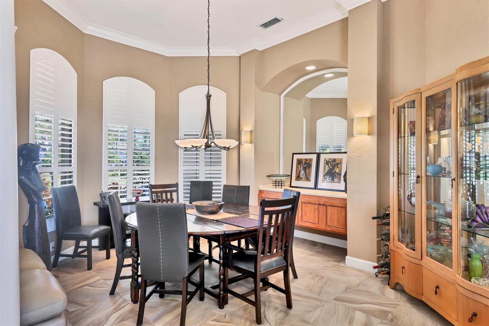 Image 8 of 57 For 8172 Collingwood Court