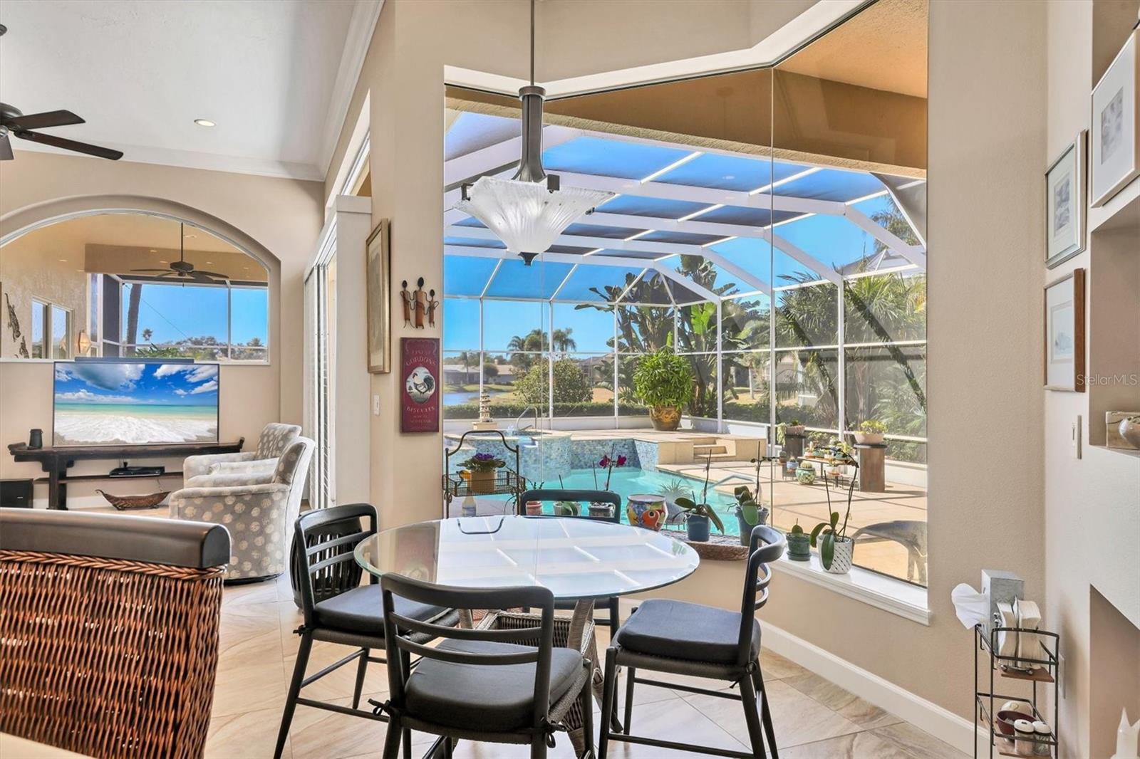 Image 9 of 57 For 8172 Collingwood Court