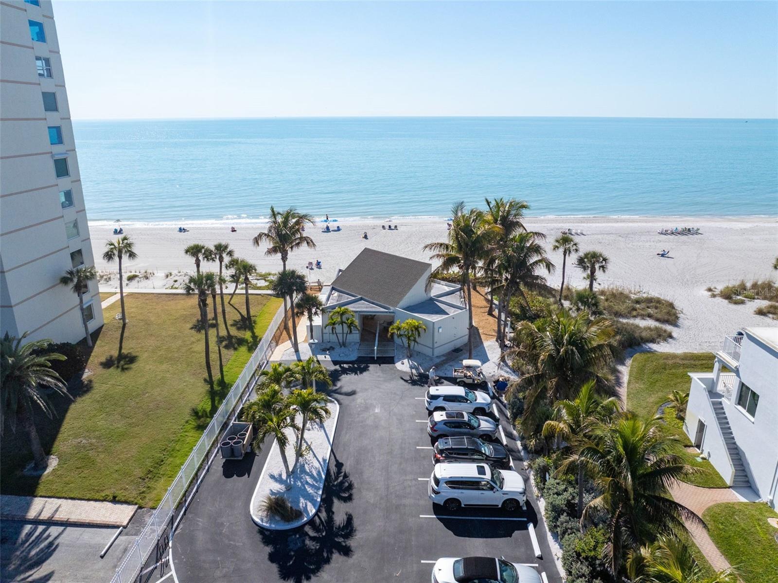 Image 17 of 29 For 531 Sutton Place 14