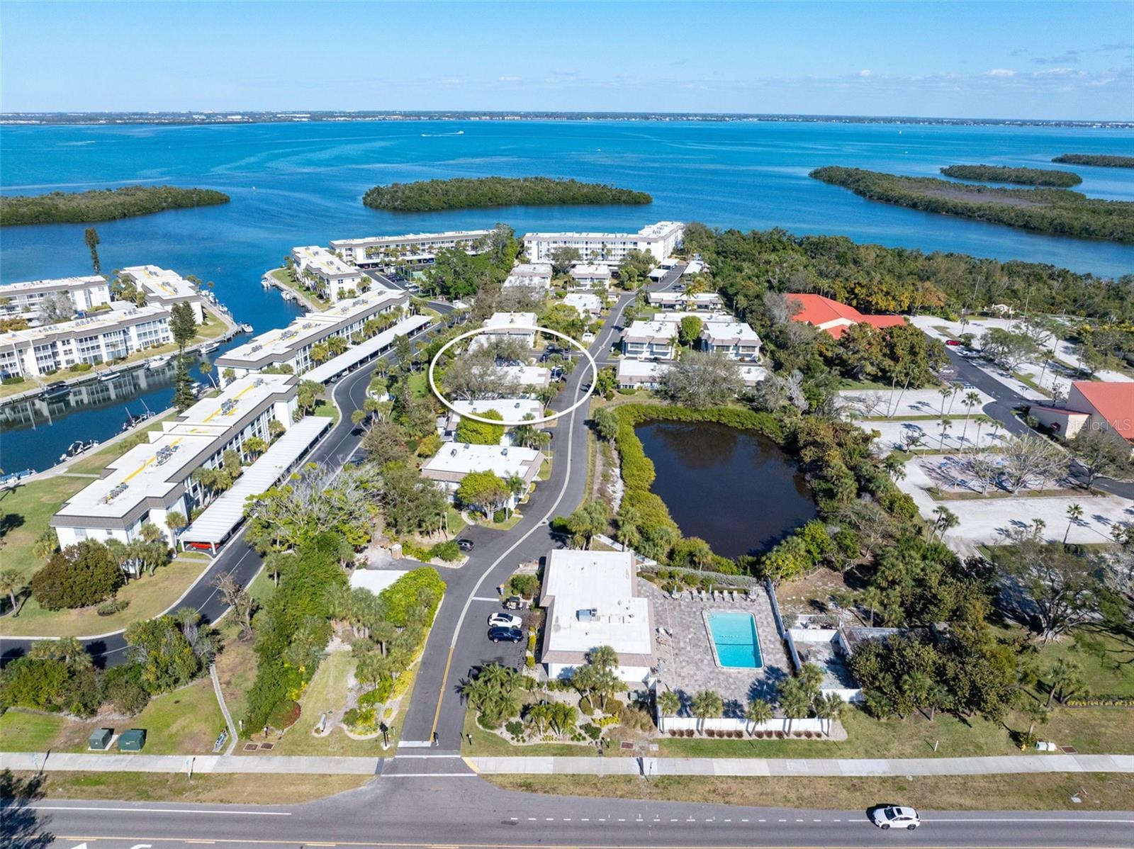 Image 24 of 29 For 531 Sutton Place 14