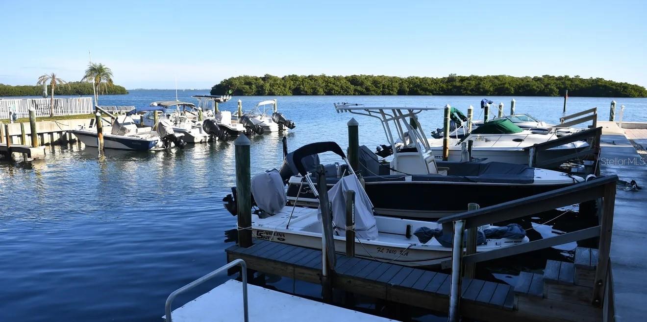 Image 26 of 29 For 531 Sutton Place 14