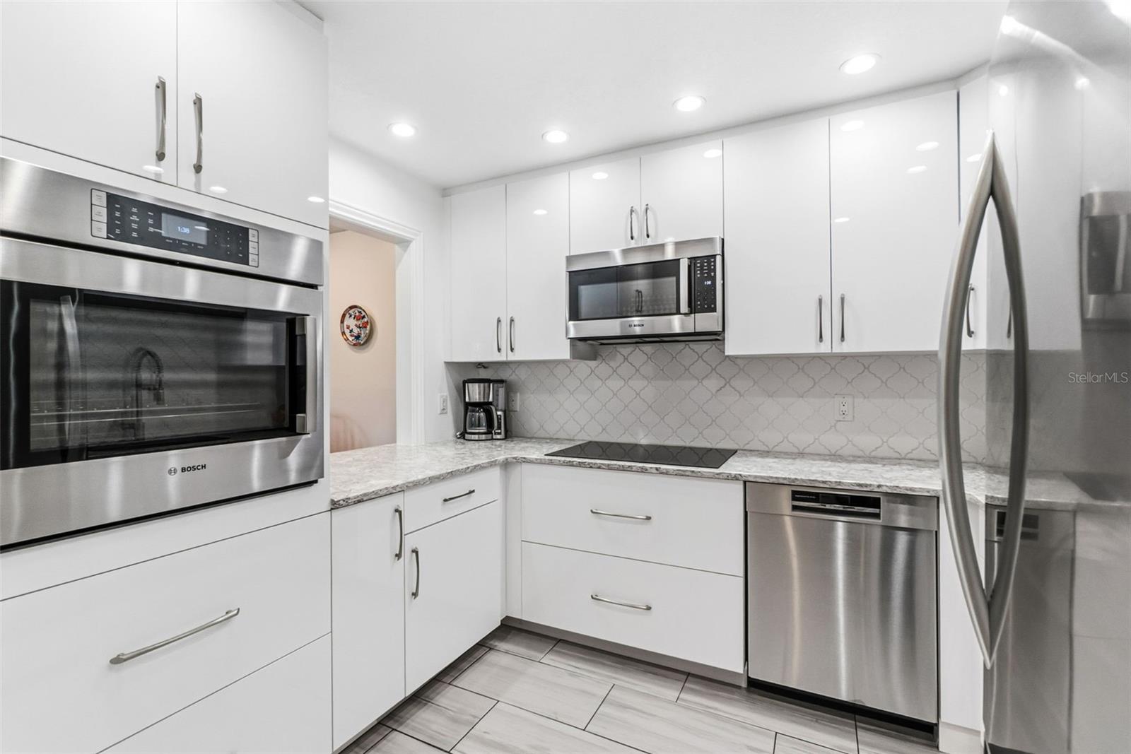 Image 5 of 29 For 531 Sutton Place 14