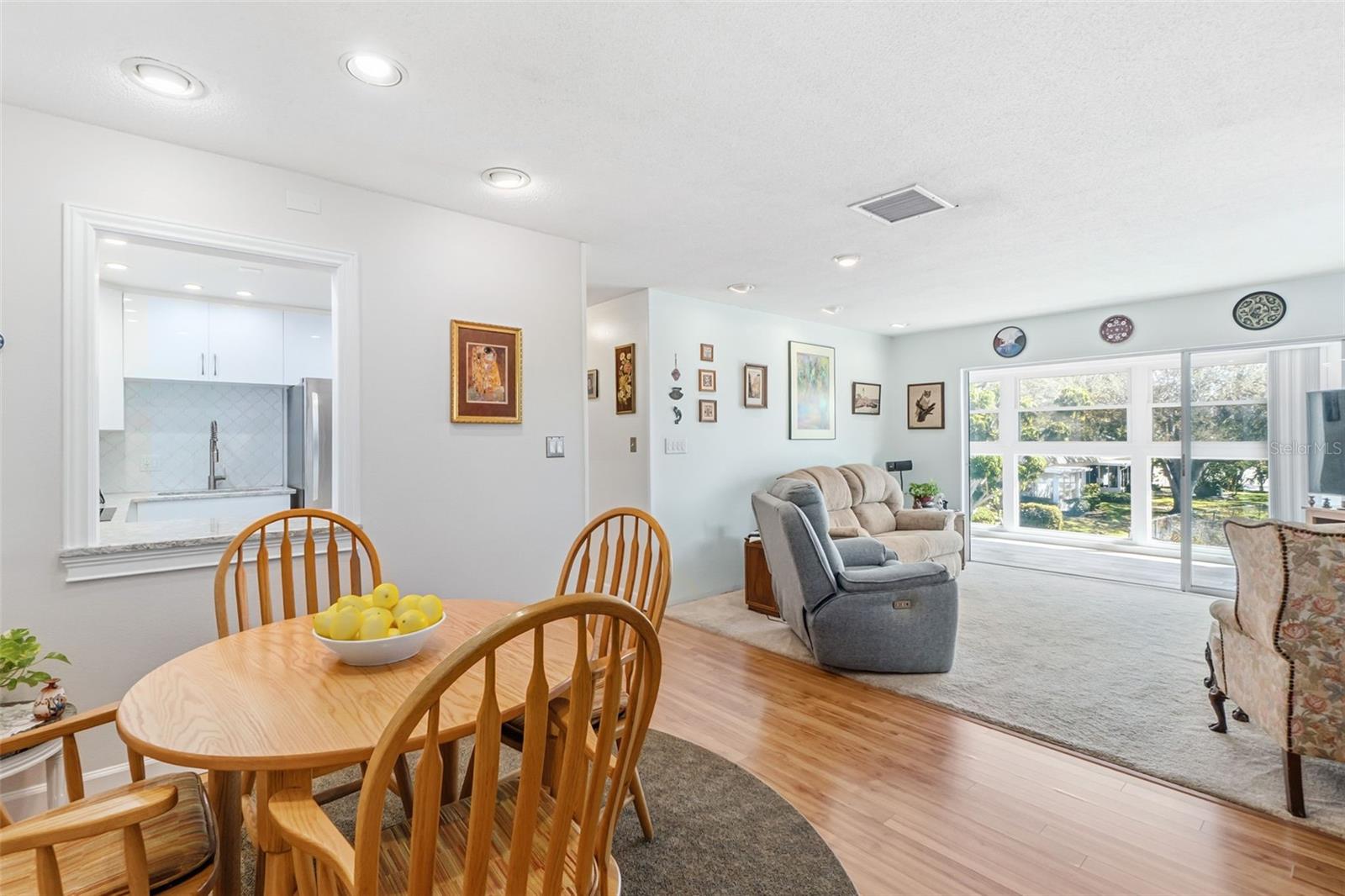 Image 7 of 29 For 531 Sutton Place 14