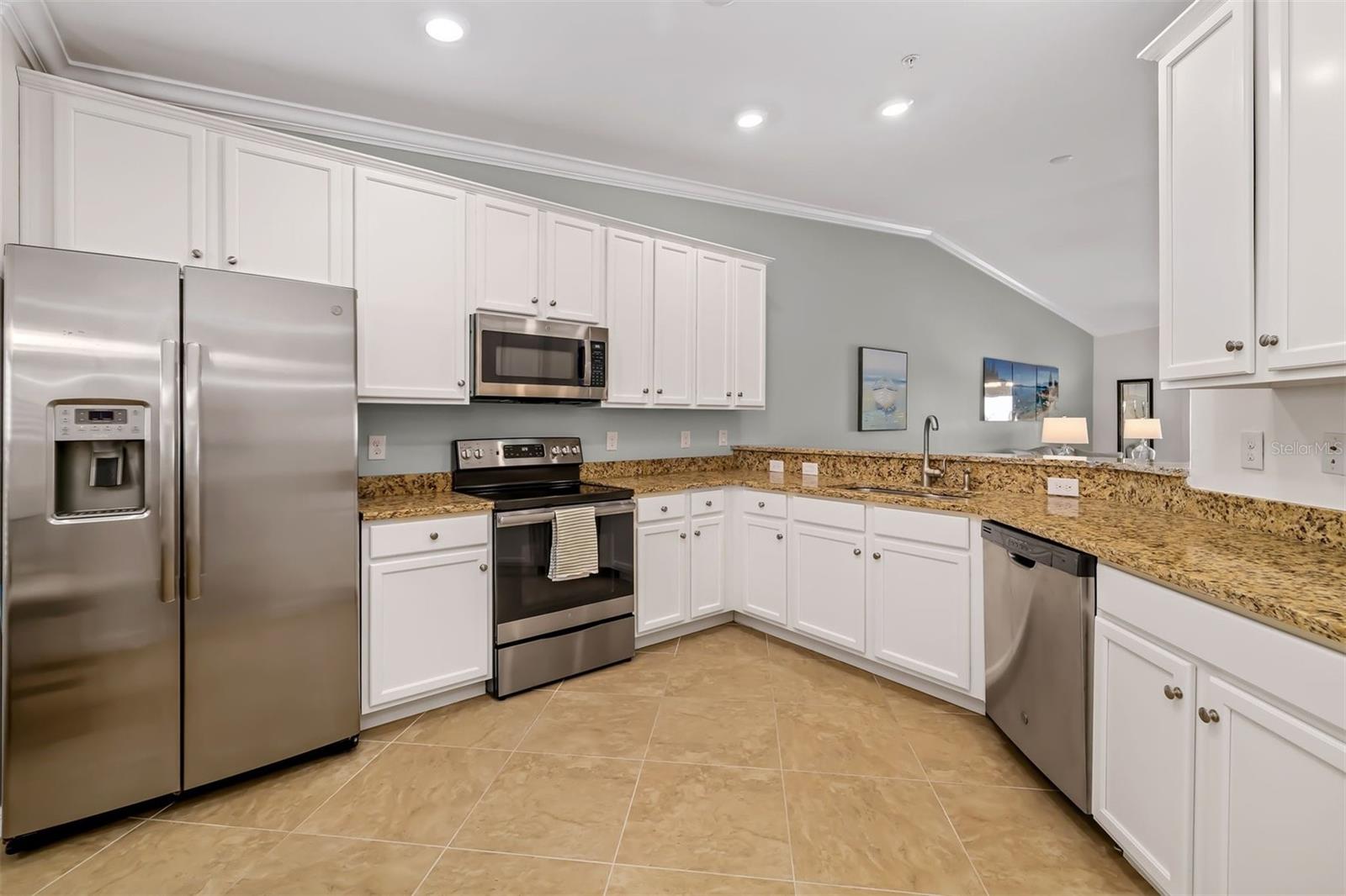 Image 21 of 86 For 5604 Palmer Circle 206