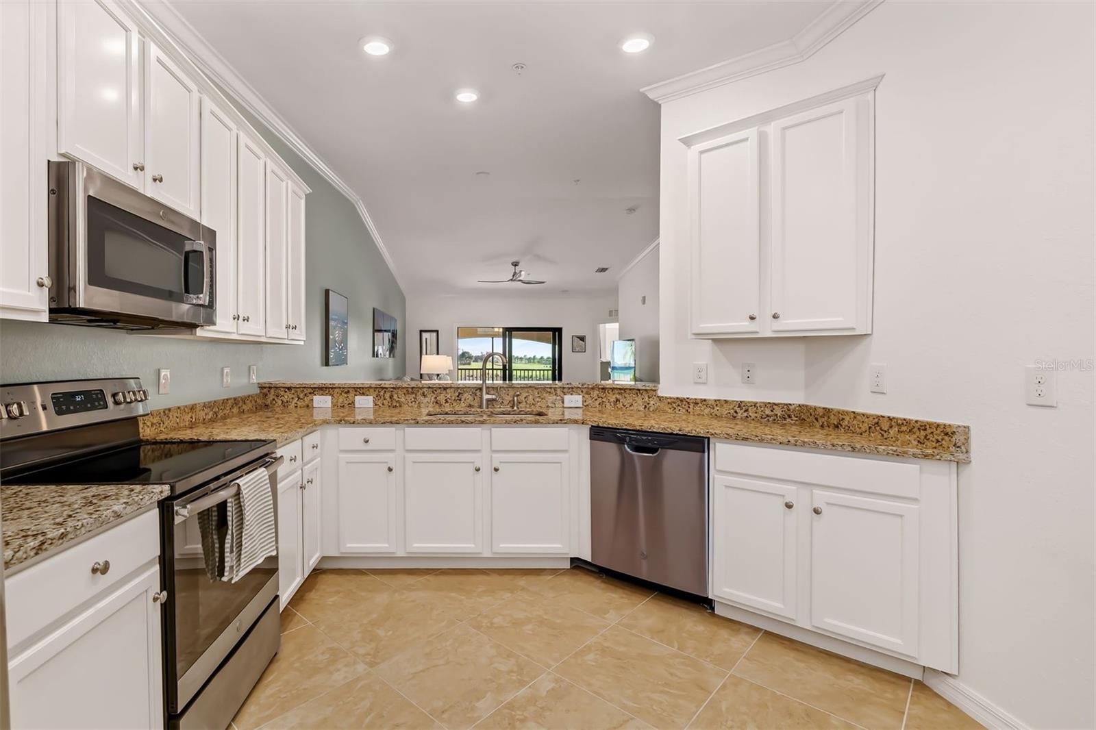 Image 22 of 86 For 5604 Palmer Circle 206