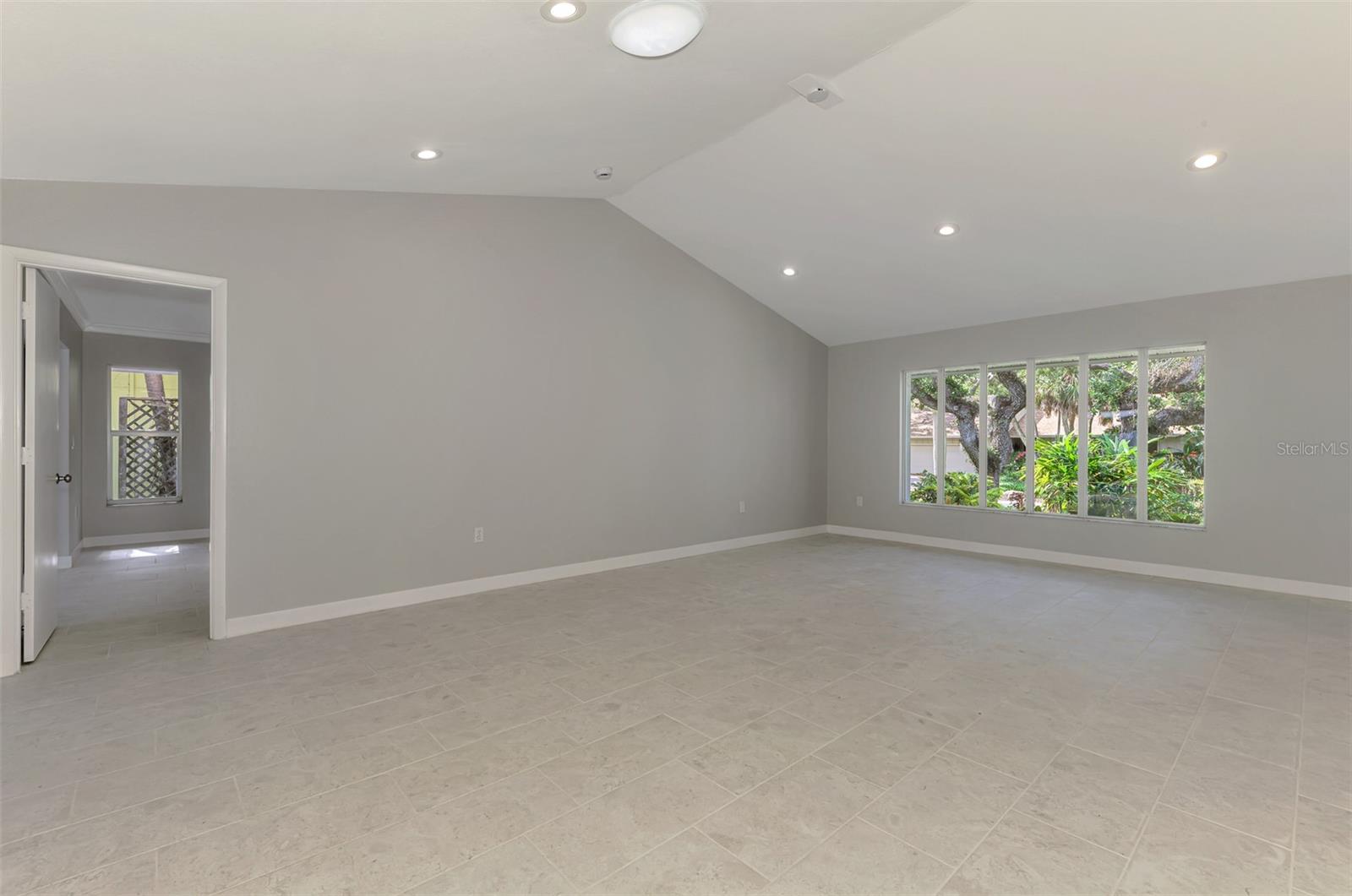 Image 10 of 53 For 1224 View Drive