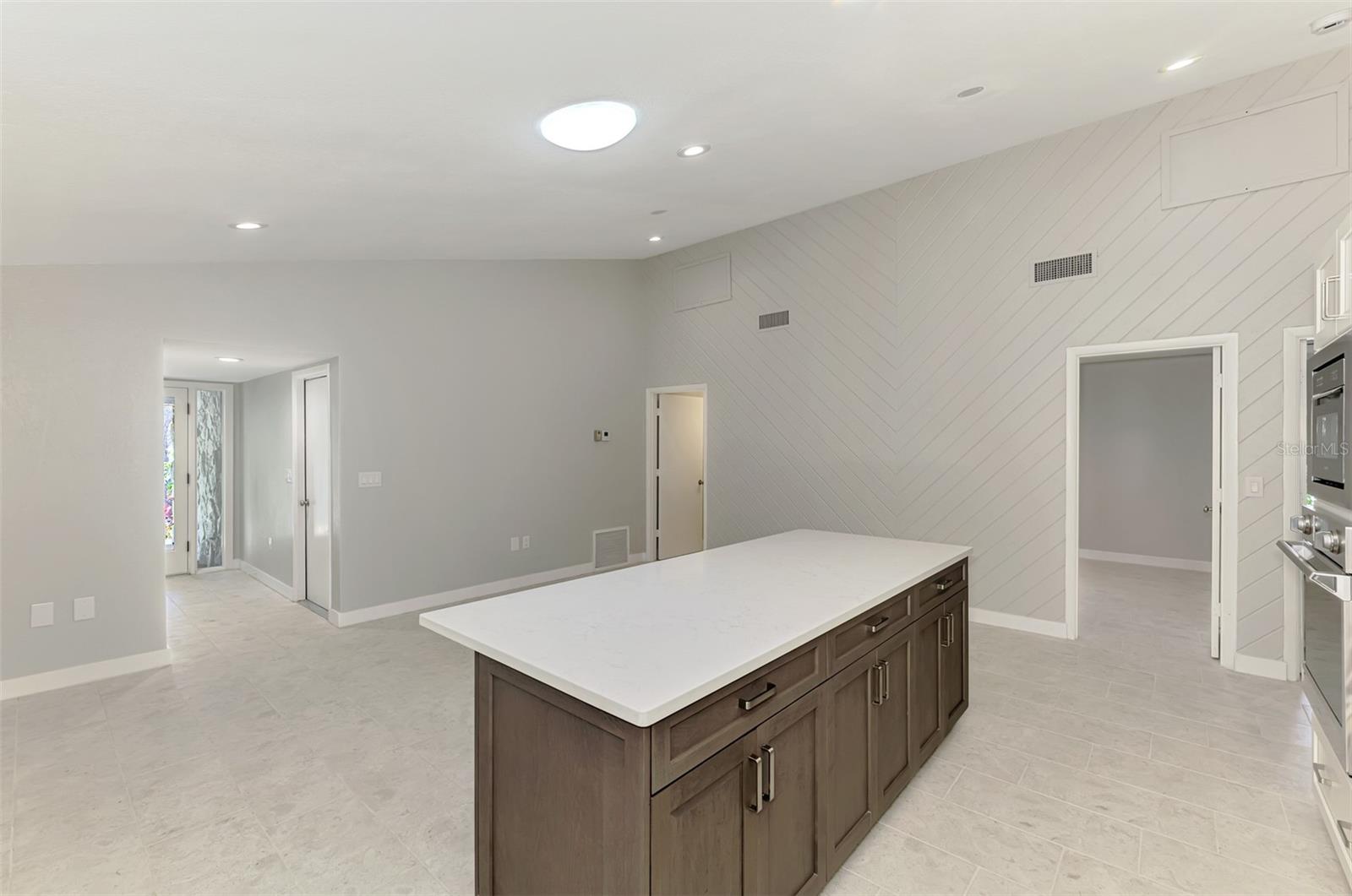 Image 20 of 53 For 1224 View Drive