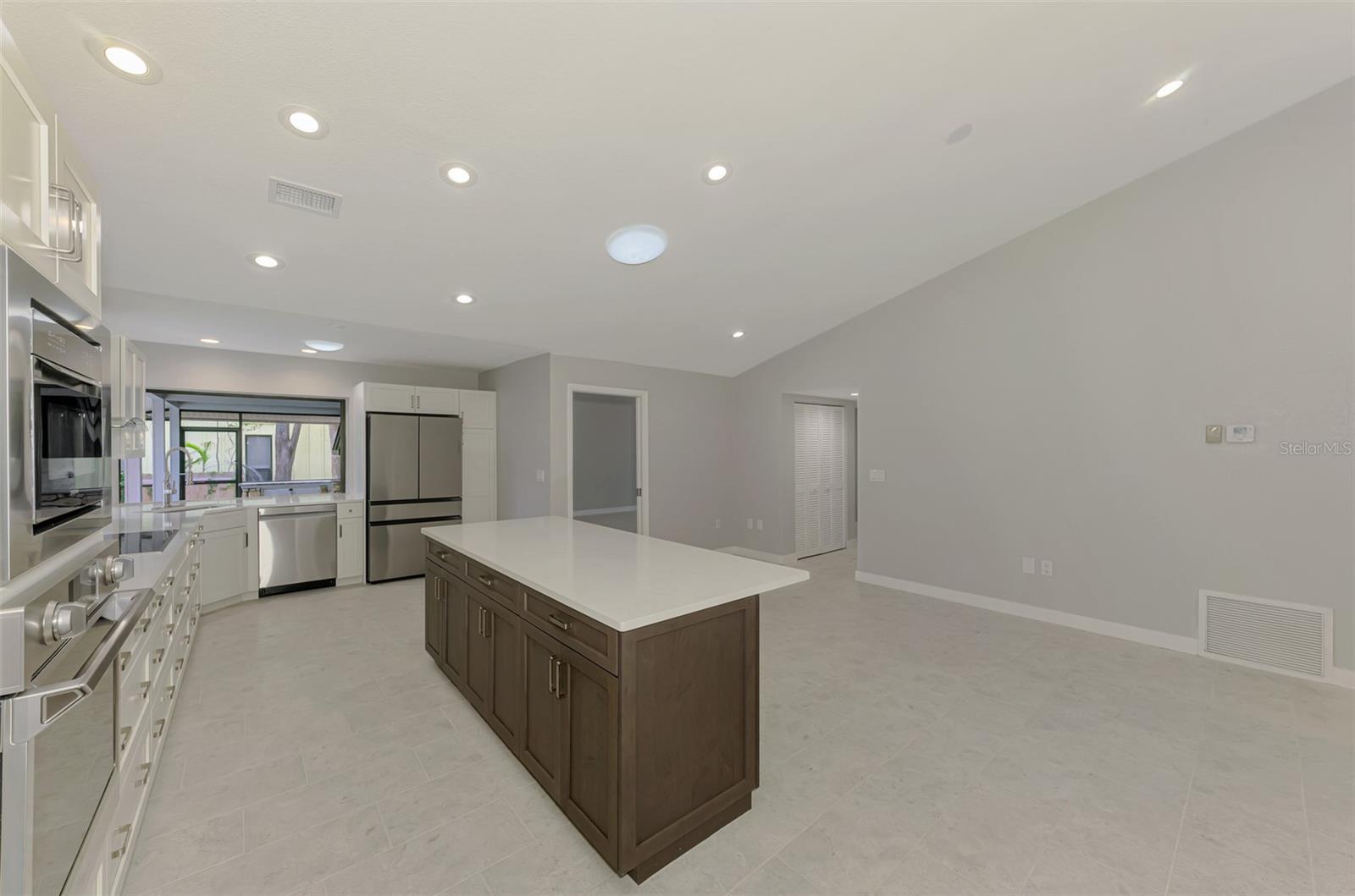 Image 22 of 53 For 1224 View Drive