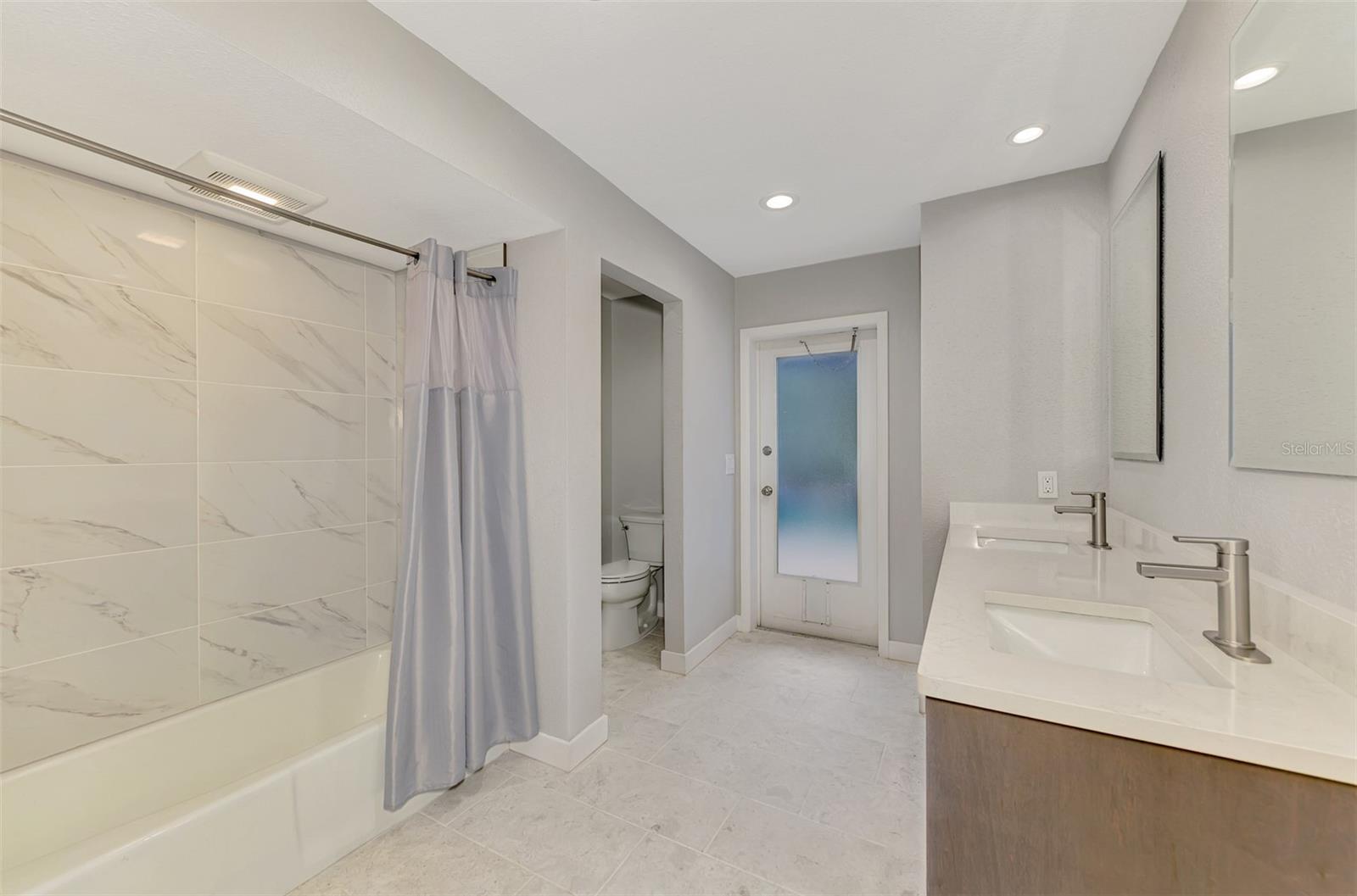 Image 32 of 53 For 1224 View Drive