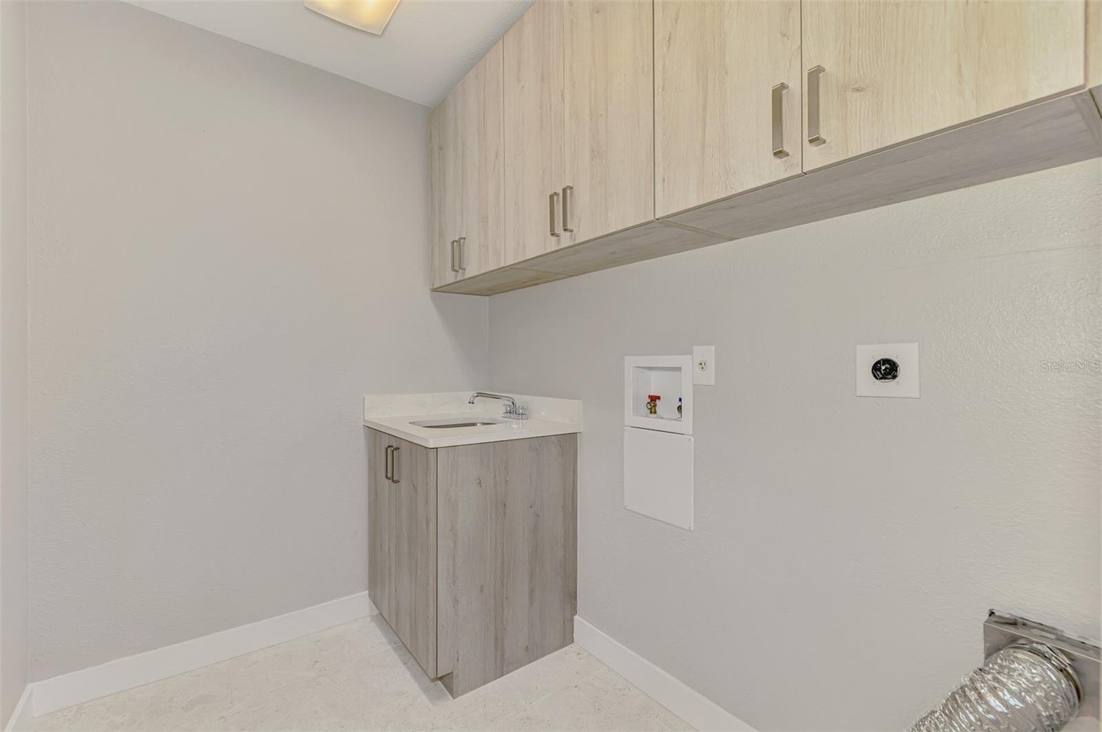 Image 38 of 53 For 1224 View Drive