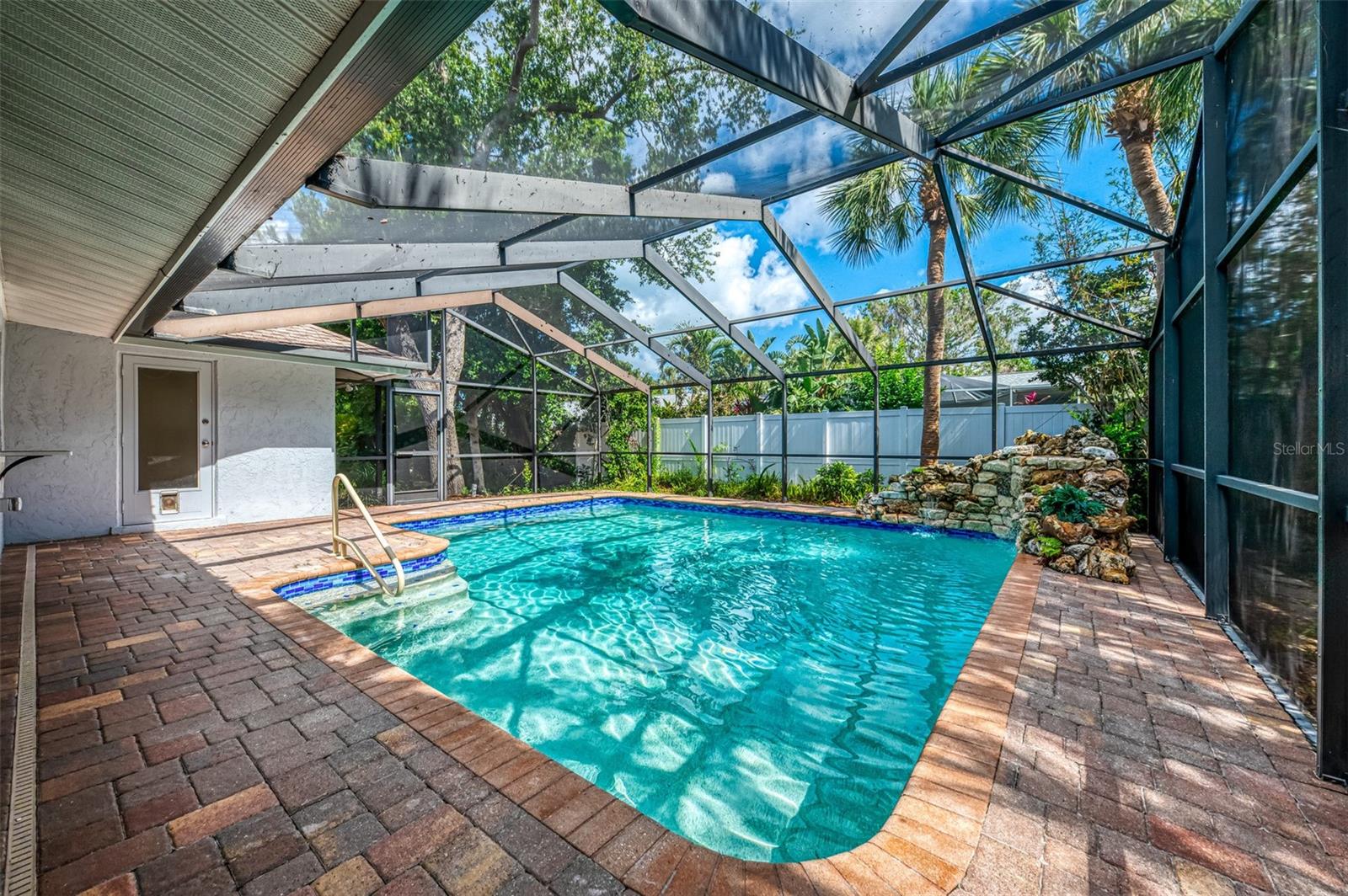 Image 46 of 53 For 1224 View Drive