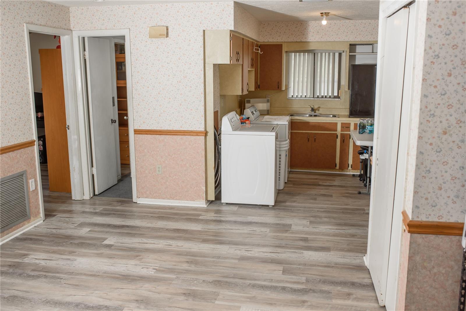 Image 15 of 26 For 5644 Antoinette Street