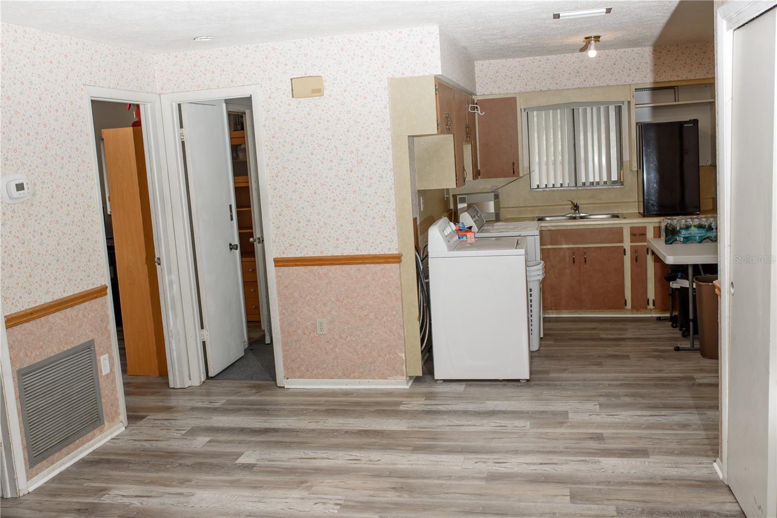 Image 17 of 26 For 5644 Antoinette Street