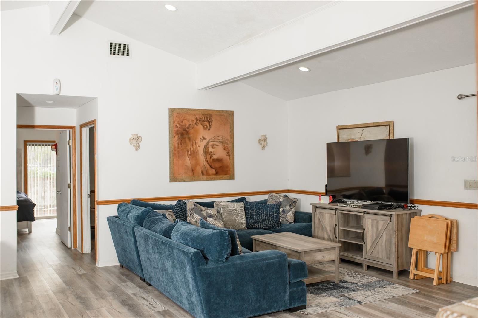 Image 4 of 26 For 5644 Antoinette Street