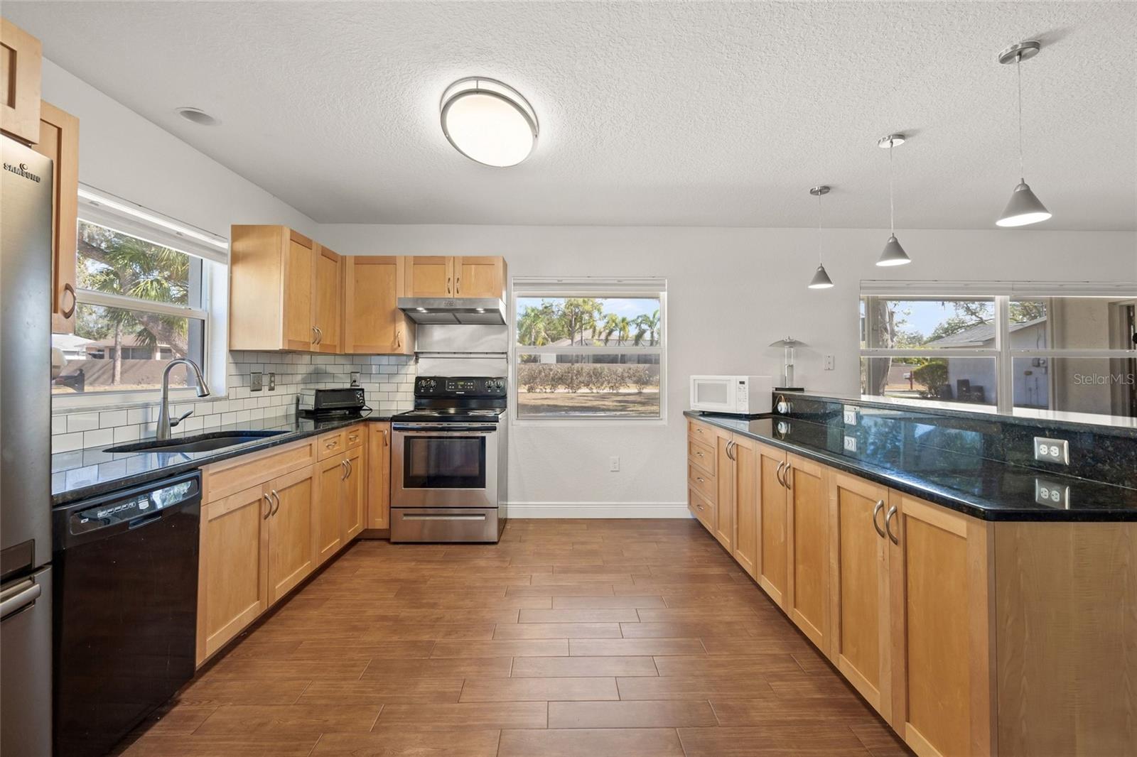 Image 11 of 30 For 6520 Quonset Road