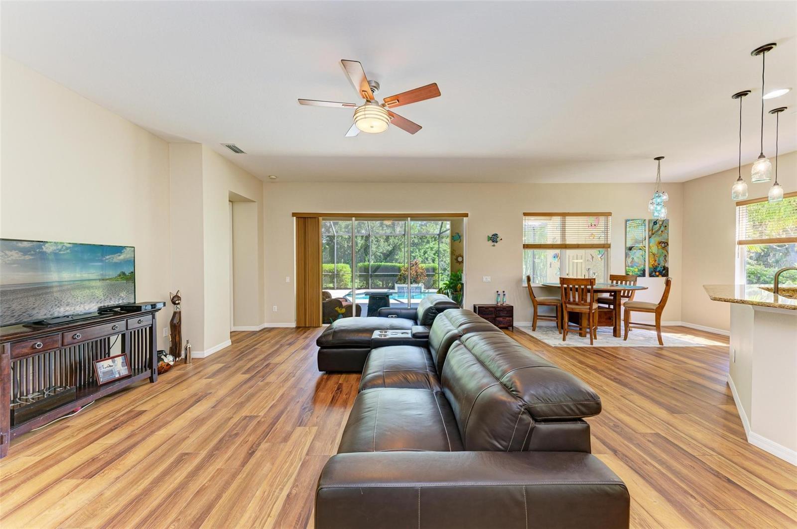 Image 12 of 77 For 11770 Hidden Forest Loop