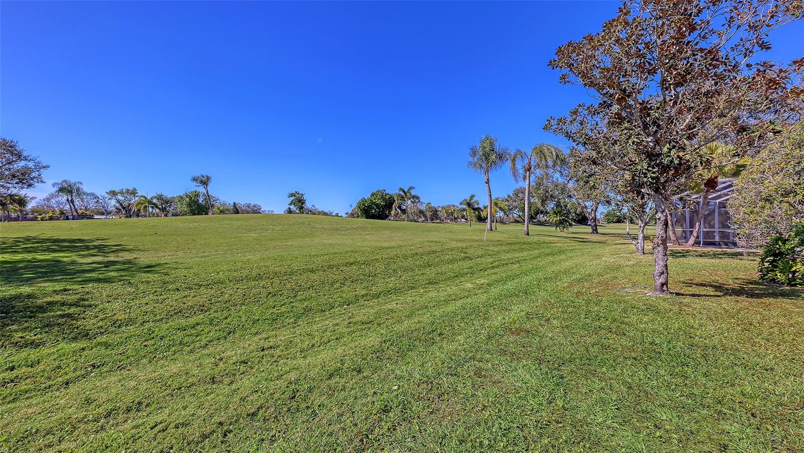 Image 40 of 70 For 4062 Caddie Drive E