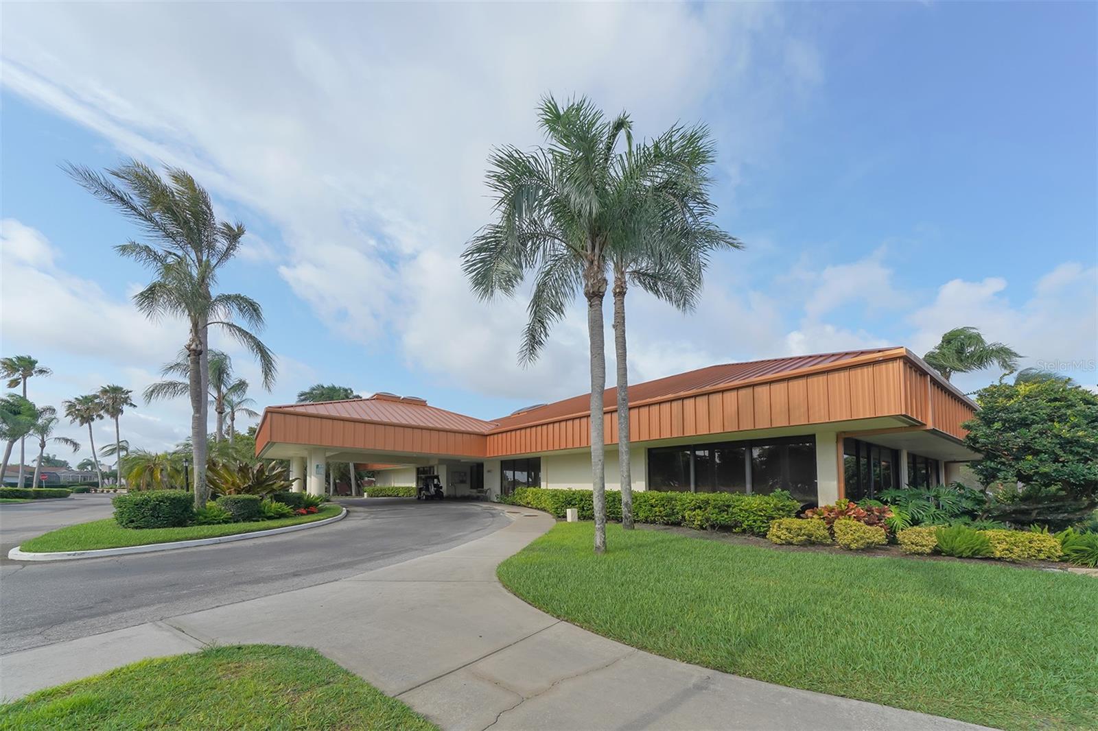 Image 55 of 70 For 4062 Caddie Drive E