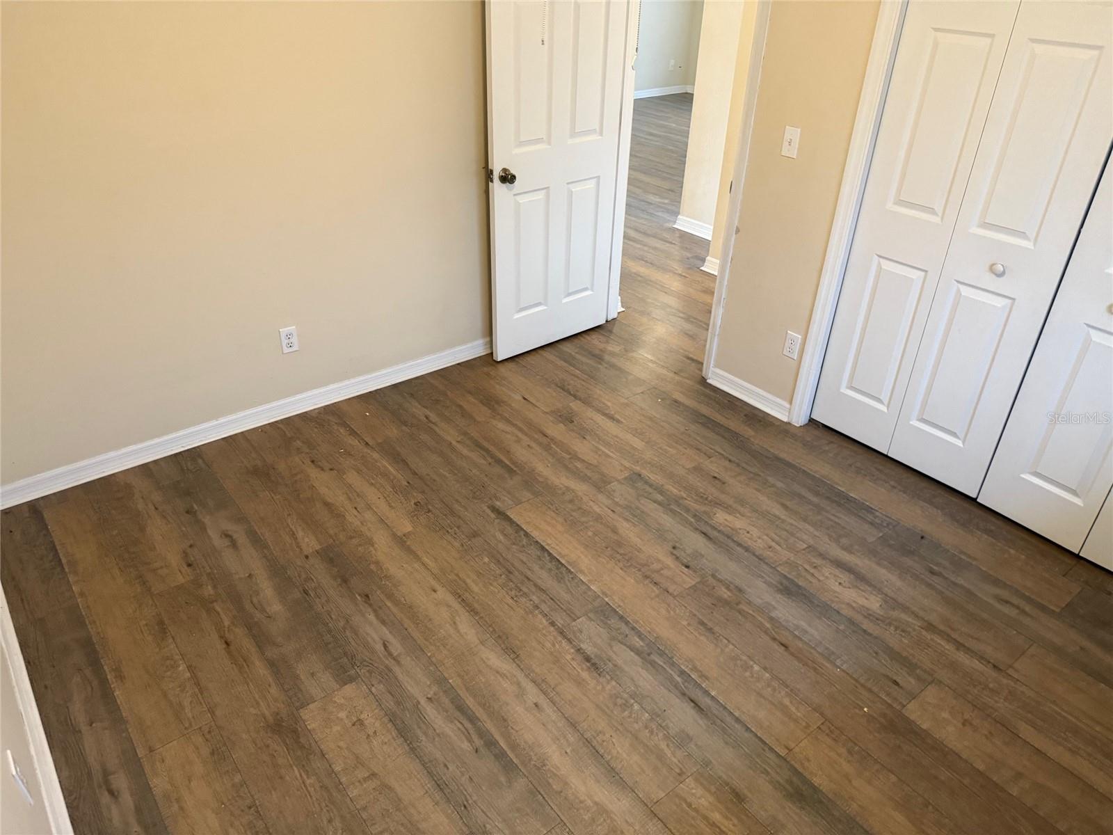 Image 5 of 14 For 1129 Graystone Avenue