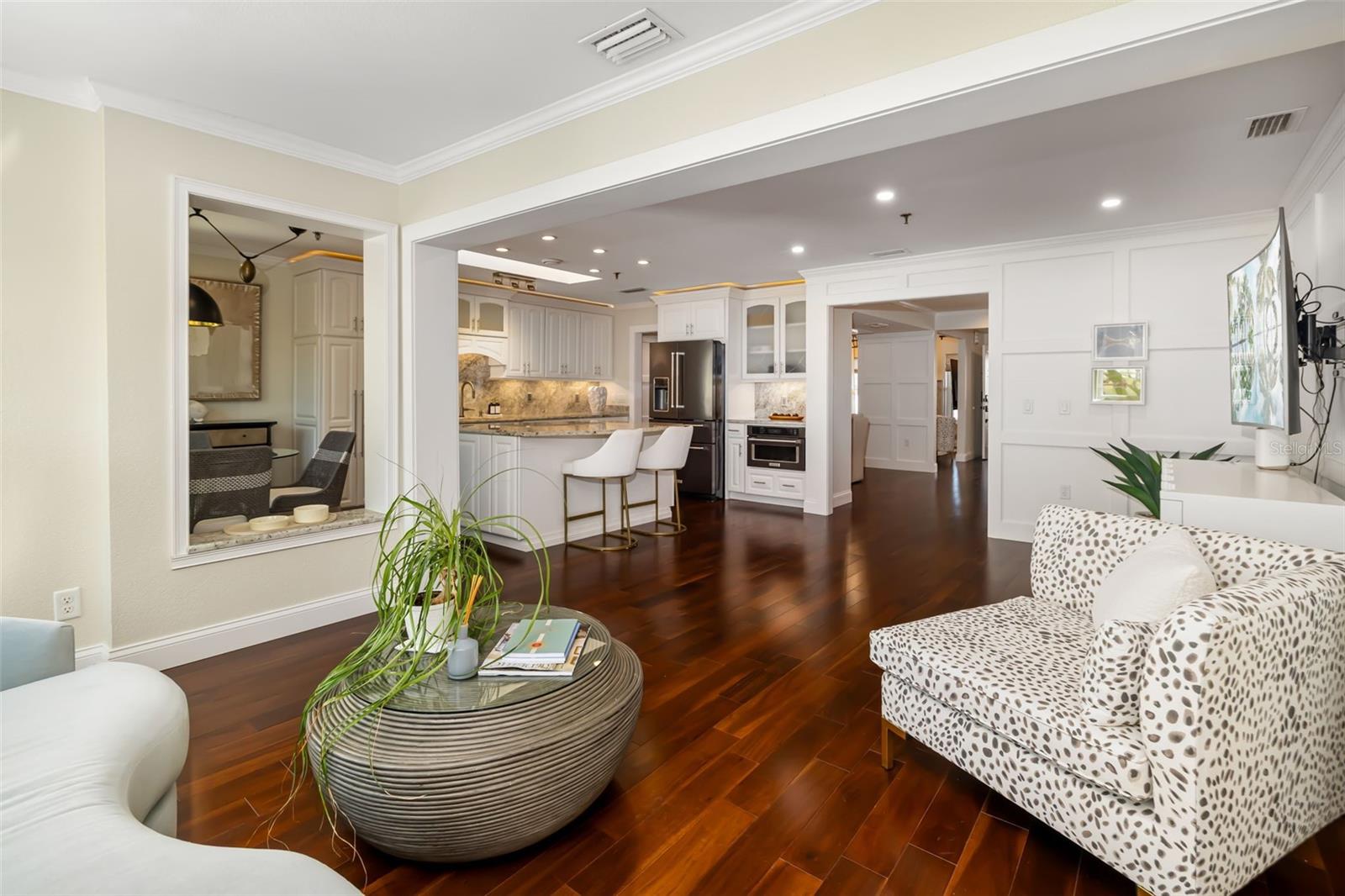 Image 20 of 74 For 2195 Harbourside Drive 404