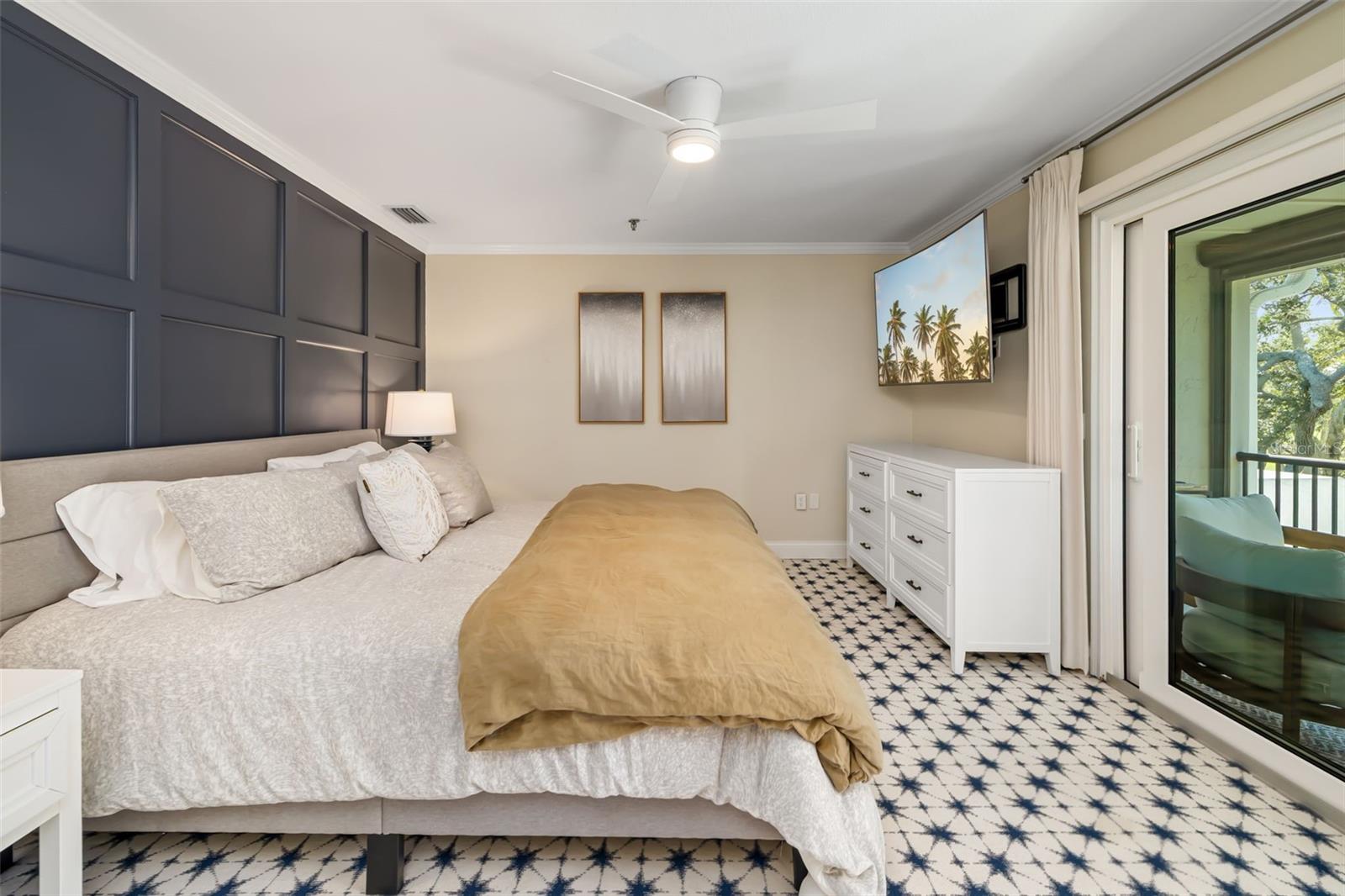 Image 28 of 74 For 2195 Harbourside Drive 404