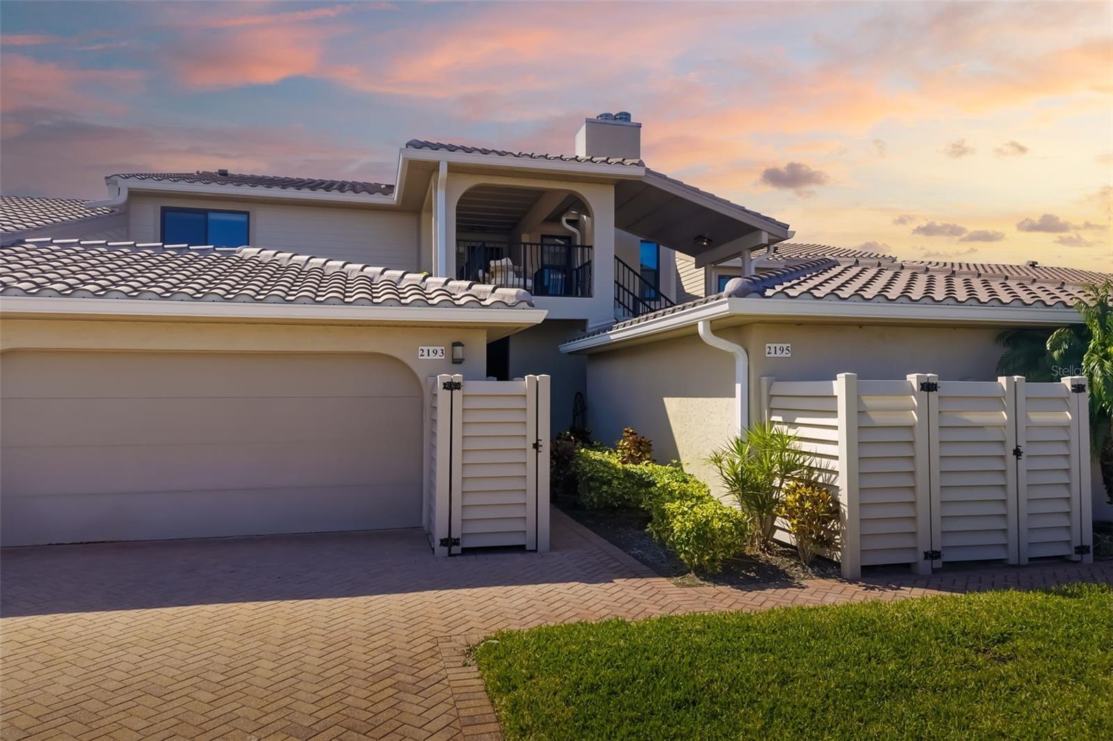 Image 3 of 74 For 2195 Harbourside Drive 404