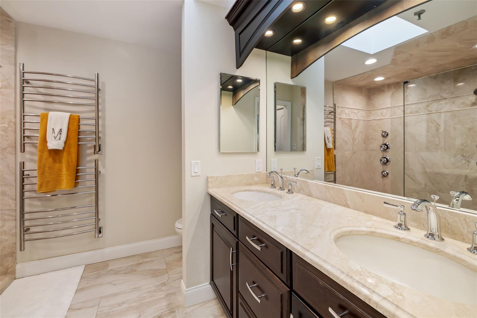 Image 32 of 74 For 2195 Harbourside Drive 404