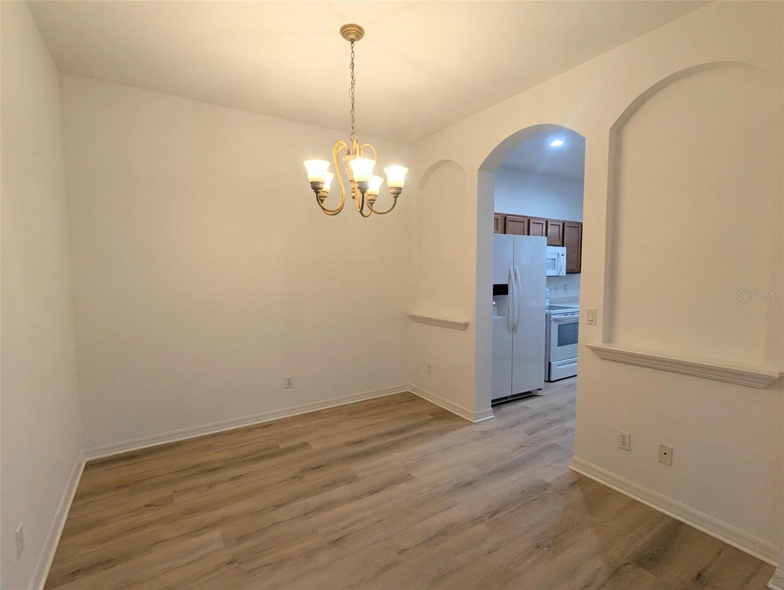 Listing photo id 1 for 1076 Jonah Drive