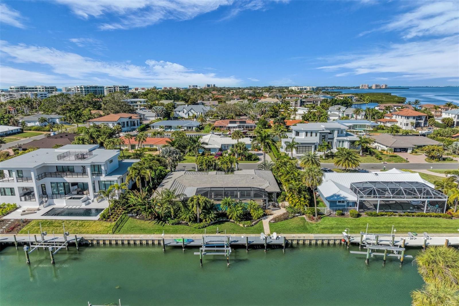 Image 4 of 78 For 520 Golf Links Lane