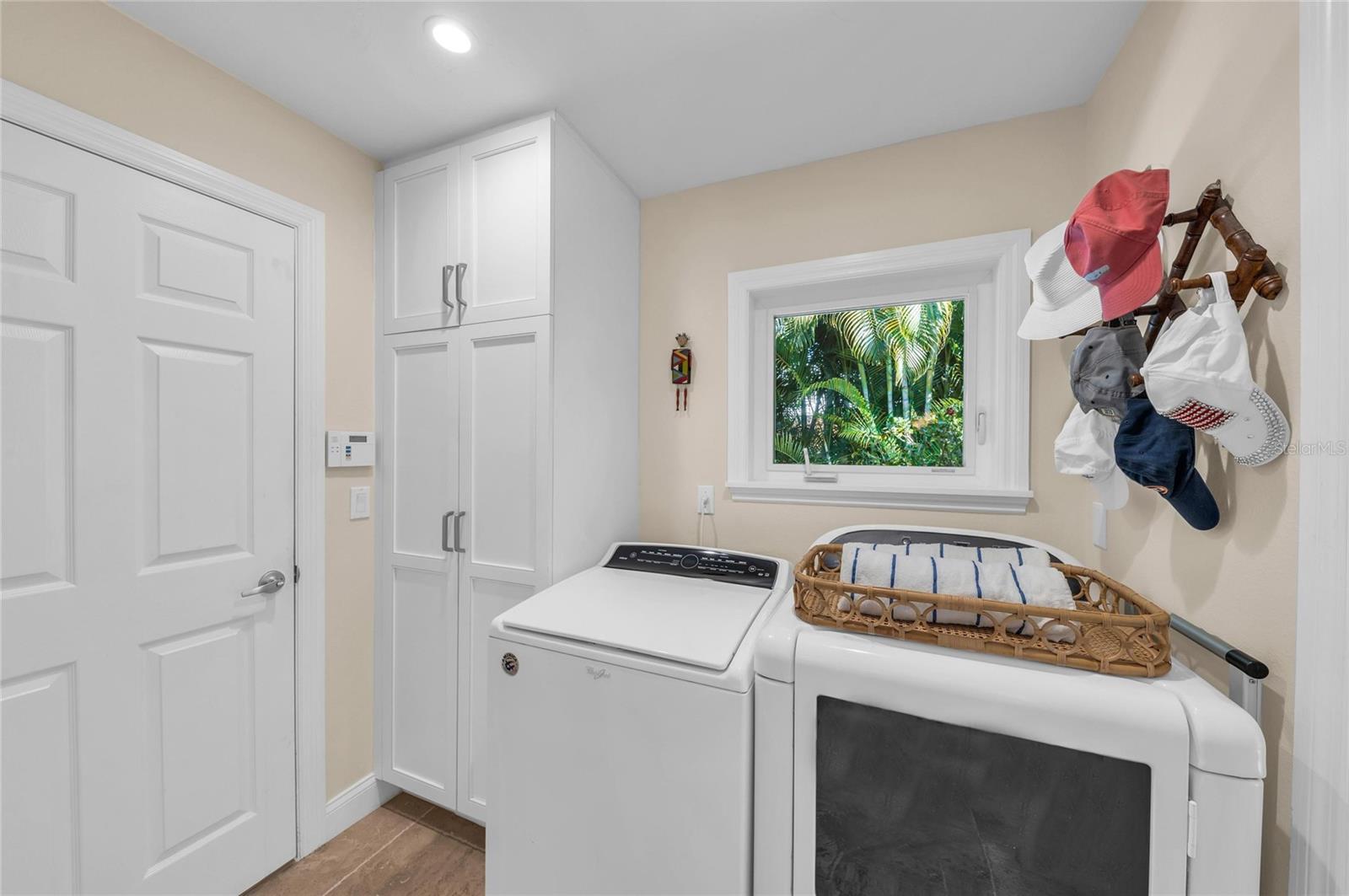 Image 46 of 78 For 520 Golf Links Lane