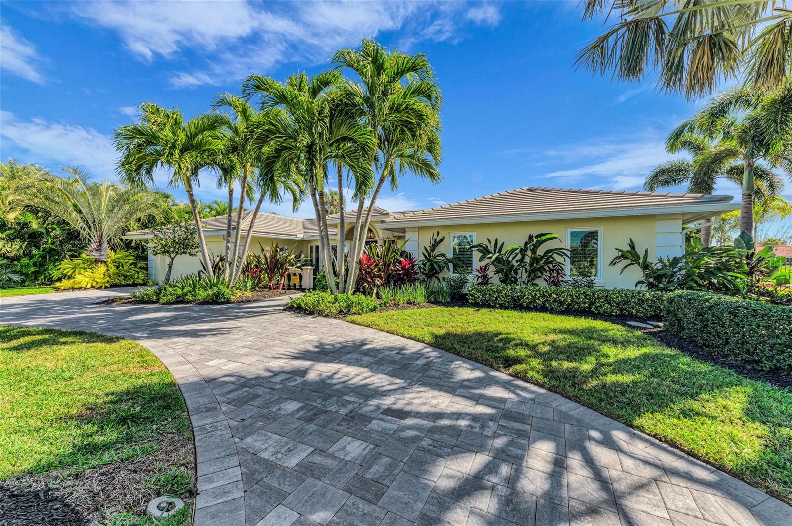 Image 7 of 78 For 520 Golf Links Lane