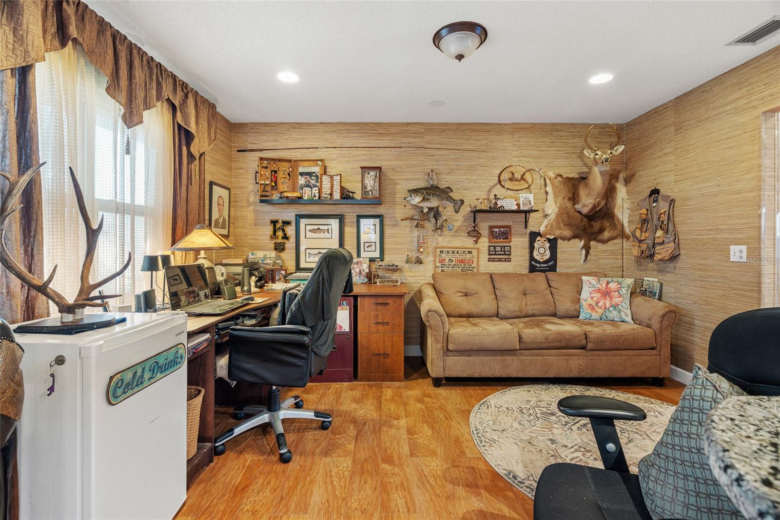 Image 12 of 54 For 3601 18th Avenue W