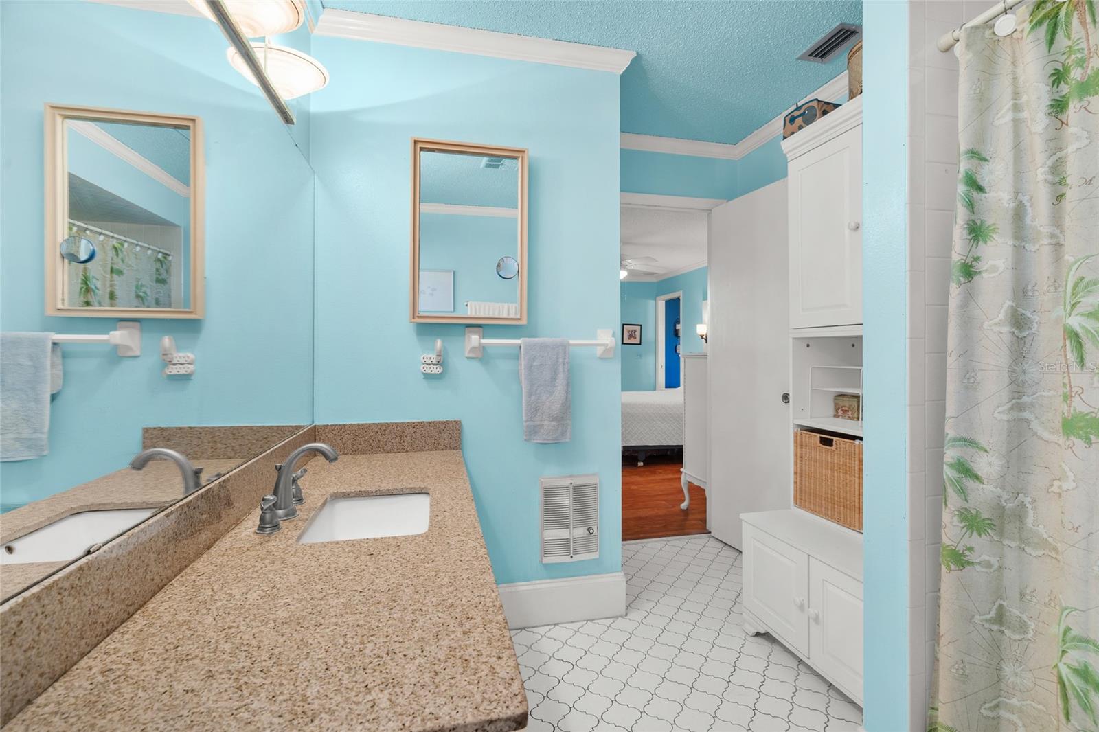 Image 43 of 54 For 3601 18th Avenue W