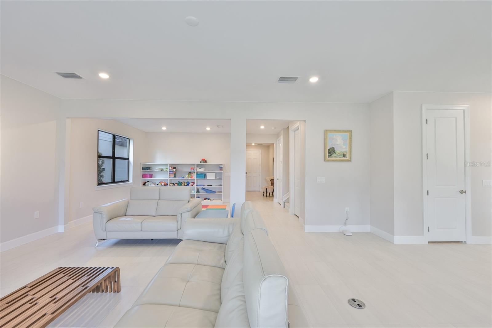 Image 11 of 56 For 16320 Hidden Oak Loop