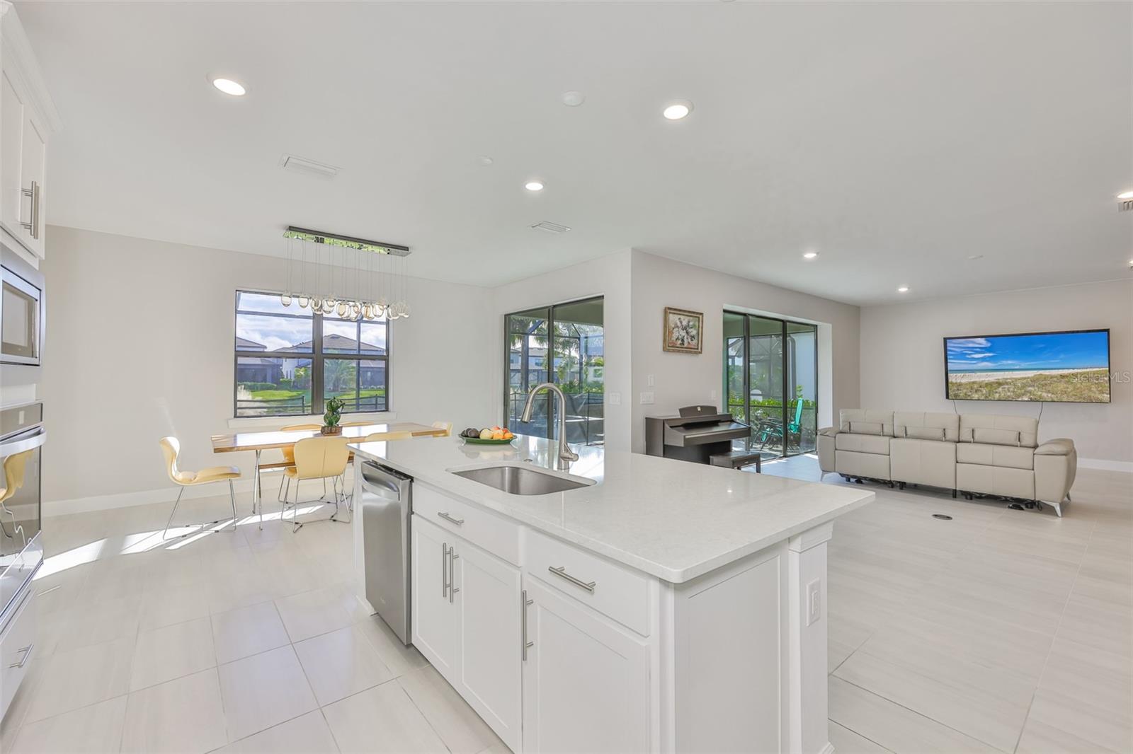 Image 17 of 56 For 16320 Hidden Oak Loop