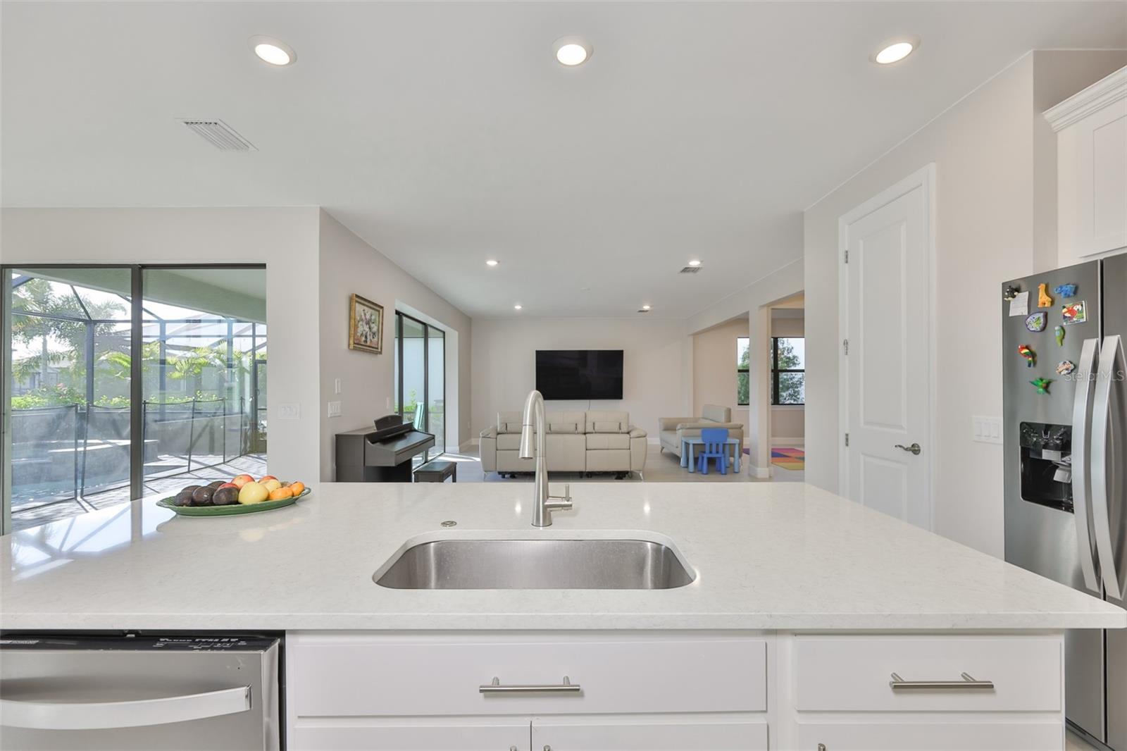 Image 18 of 56 For 16320 Hidden Oak Loop